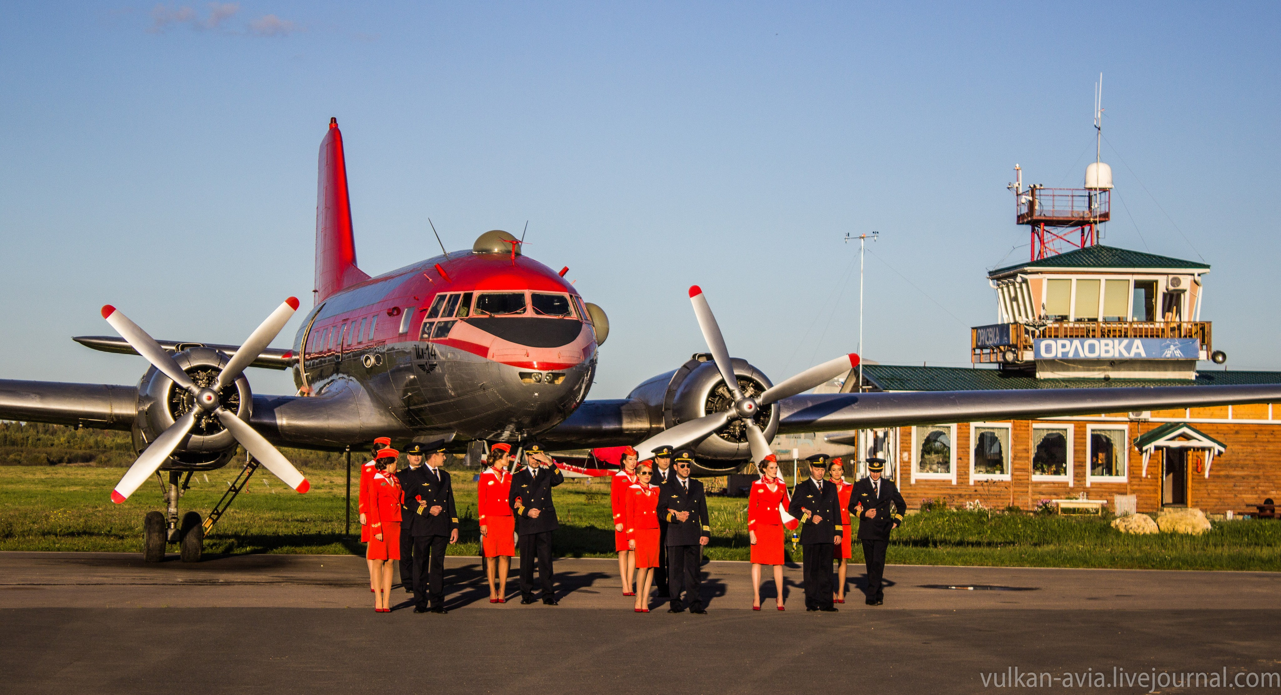 Ил-14Т «Пингвин» в съёмках клипа группы «Сопрано» (2015 г.). Авиационная техника для кино, рекламы и фотосессий
