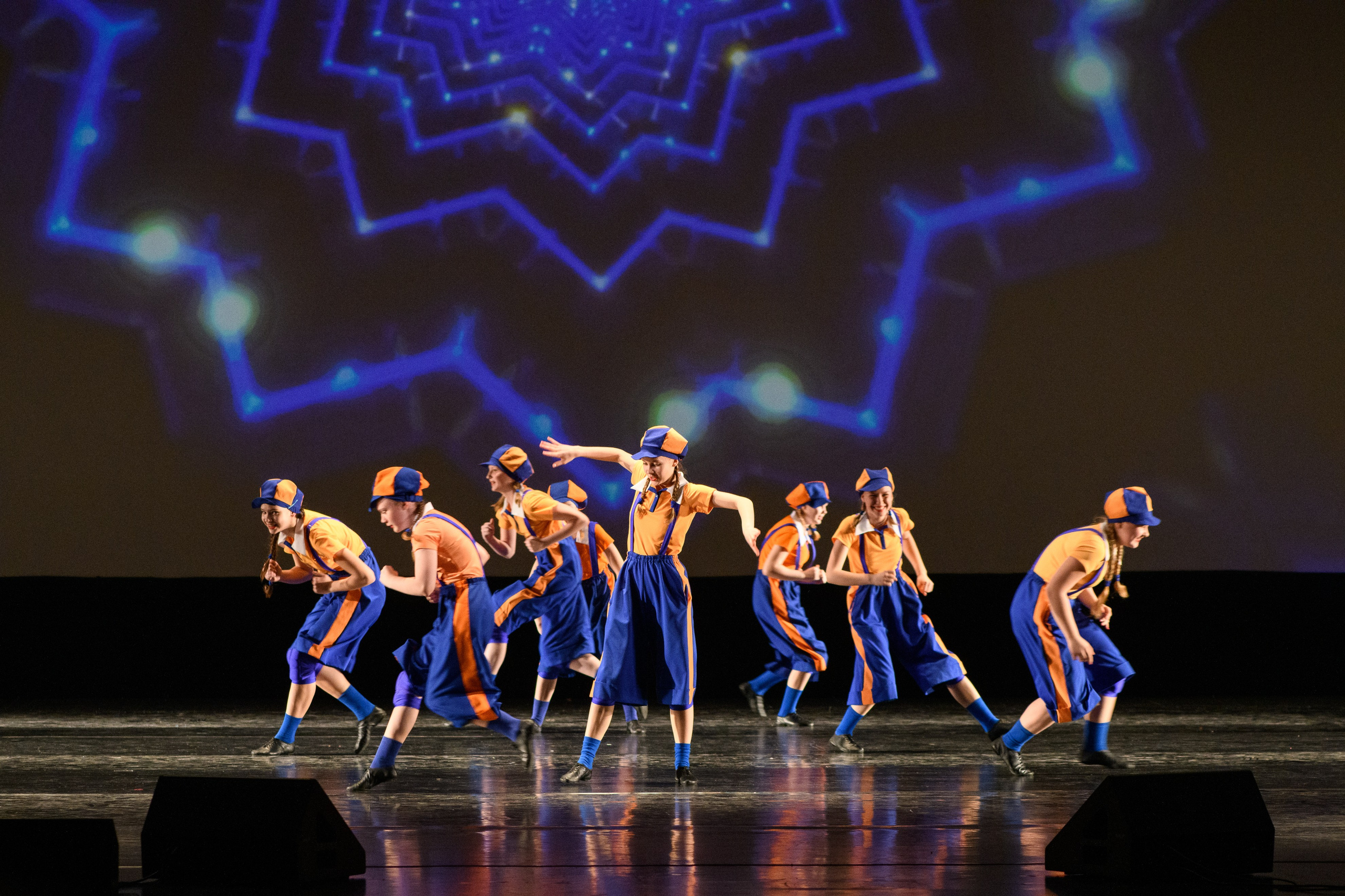 23 апреля, часть 2, БКЗ Октябрьский, г. Санкт-Петербург. Золотое яблочко