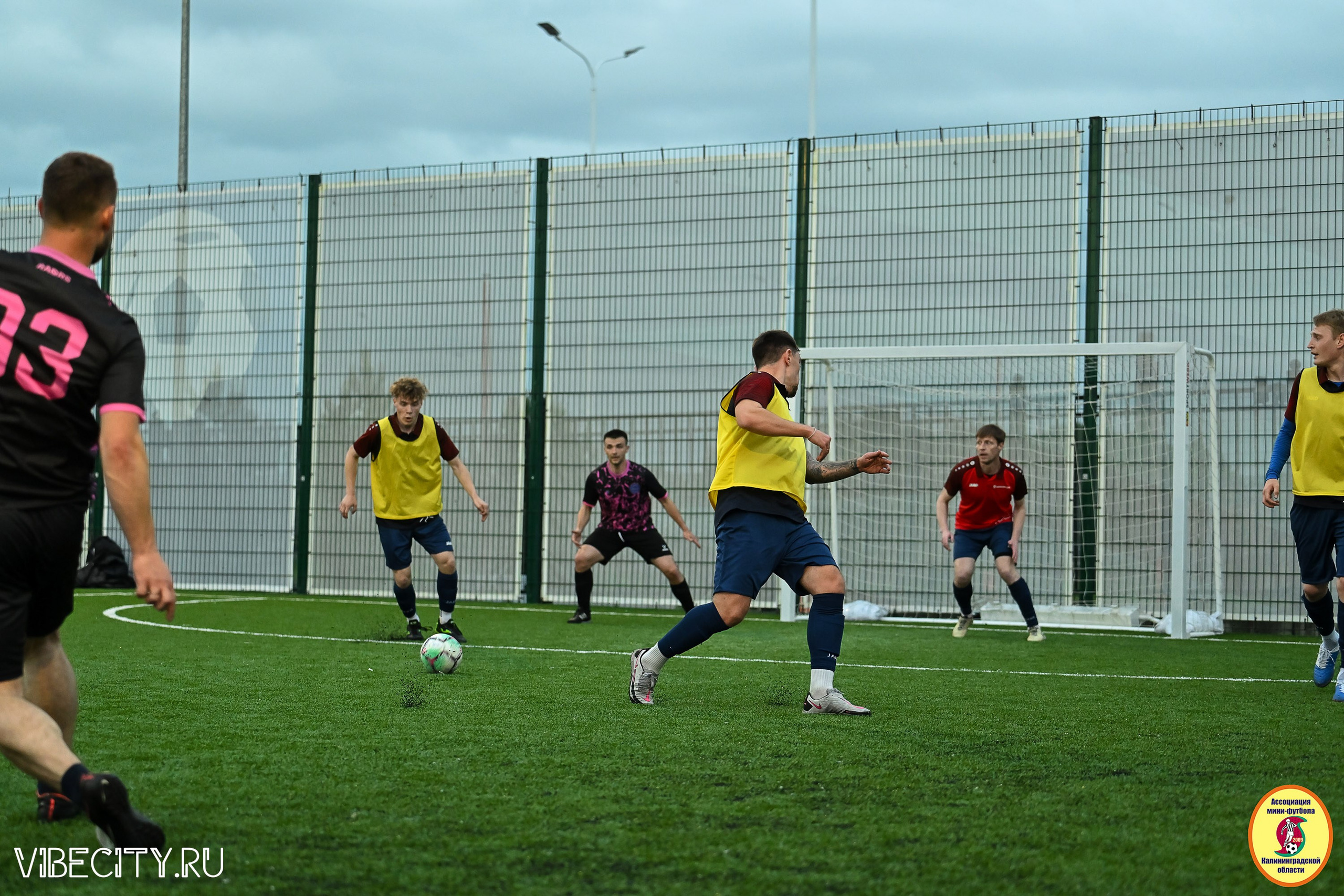 ИГРЫ МИНИ-ФУТБОЛЬНОЙ ЛИГИ. VIBECITY.RU Вайб Сити Ру Фоторепортажи Фотоотчеты Калининград