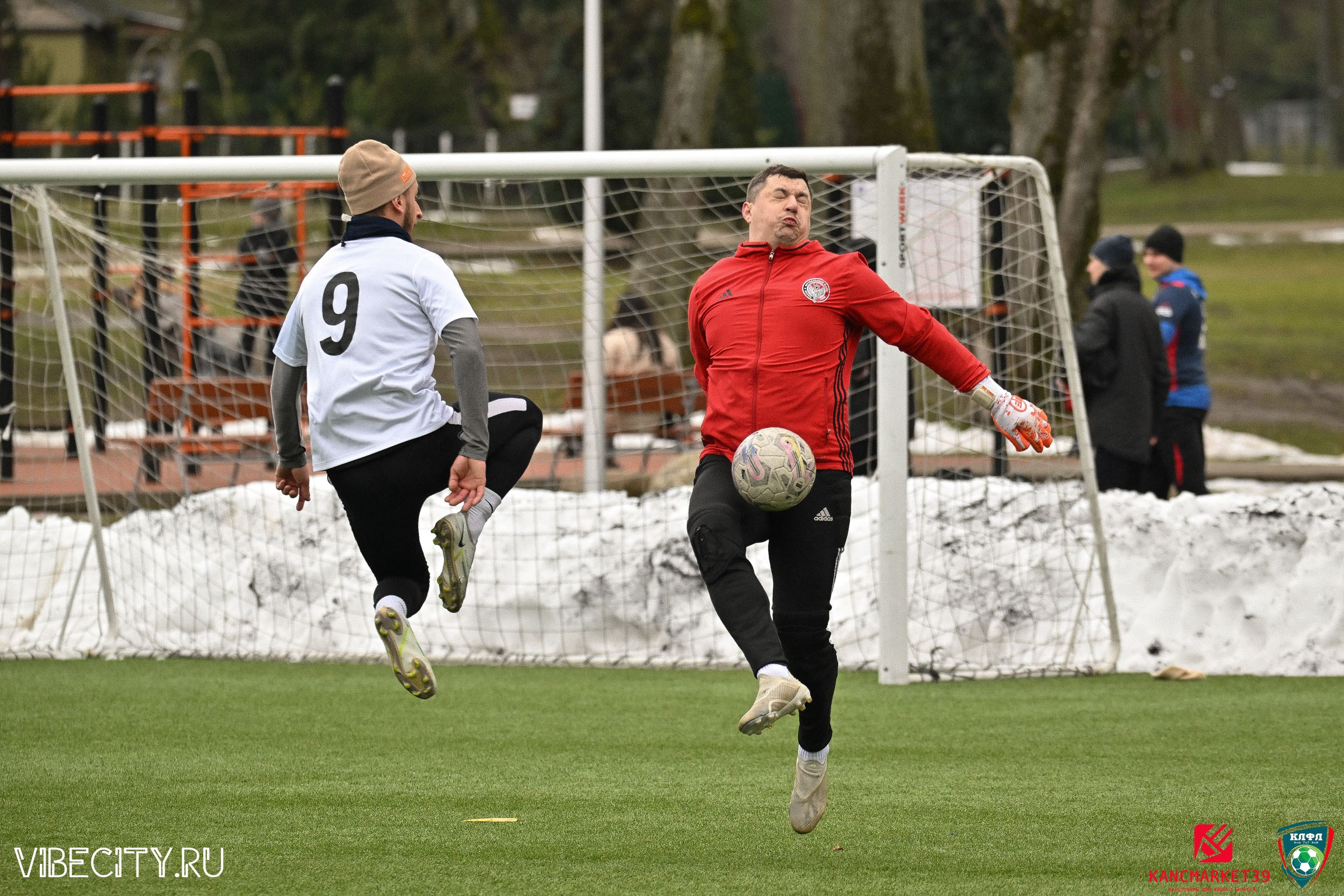 XX ЧЕМПИОНАТ КАЛИНИНГРАДСКОЙ ЛФЛ КАНЦМАРКЕТ39 сезона 2024–2025 гг. VIBECITY.RU Вайб Сити Ру Фоторепортажи Фотоотчеты Калининград