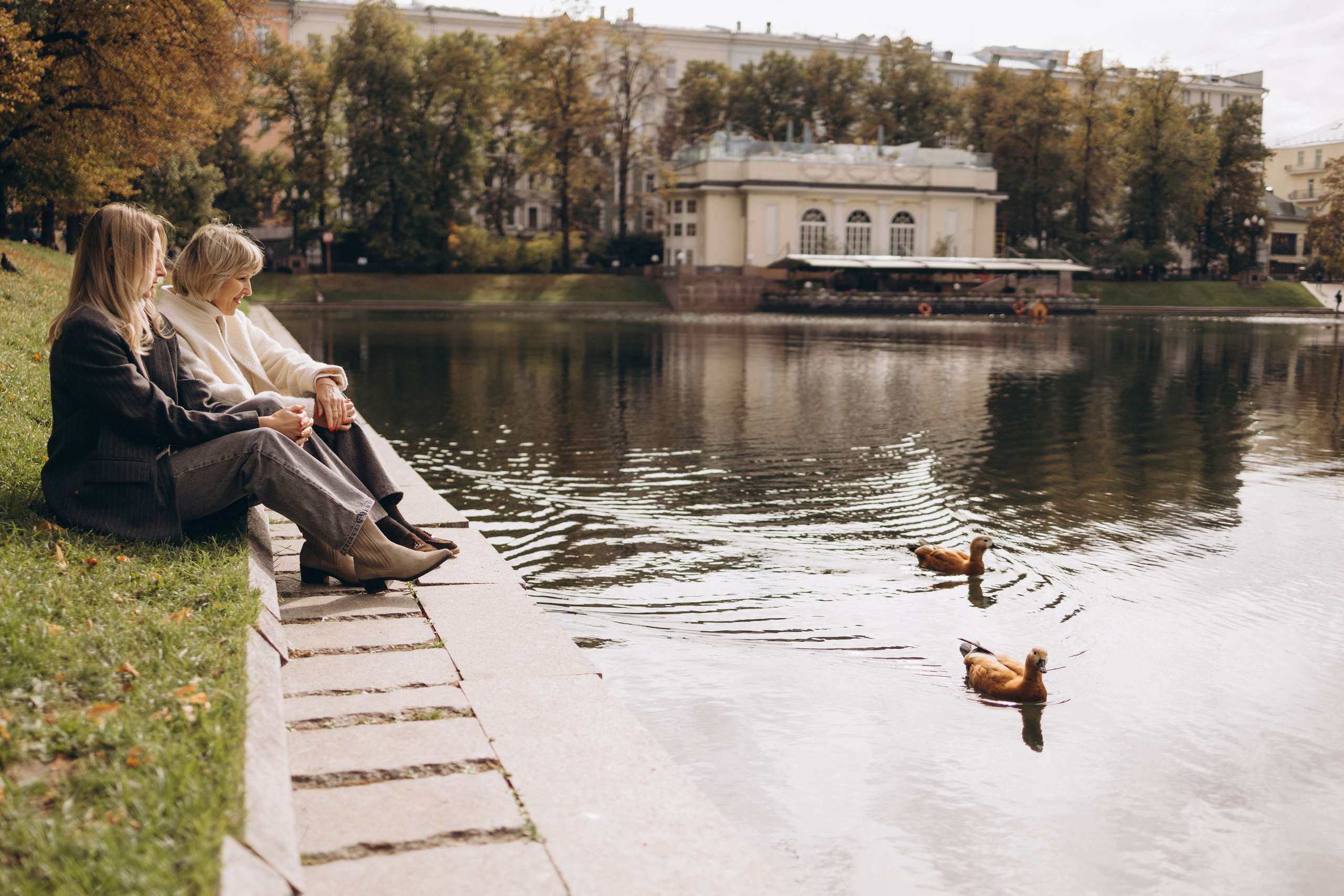 Прогулка мамы с дочкой. Семейный фотограф в Москве Аникина Наталья