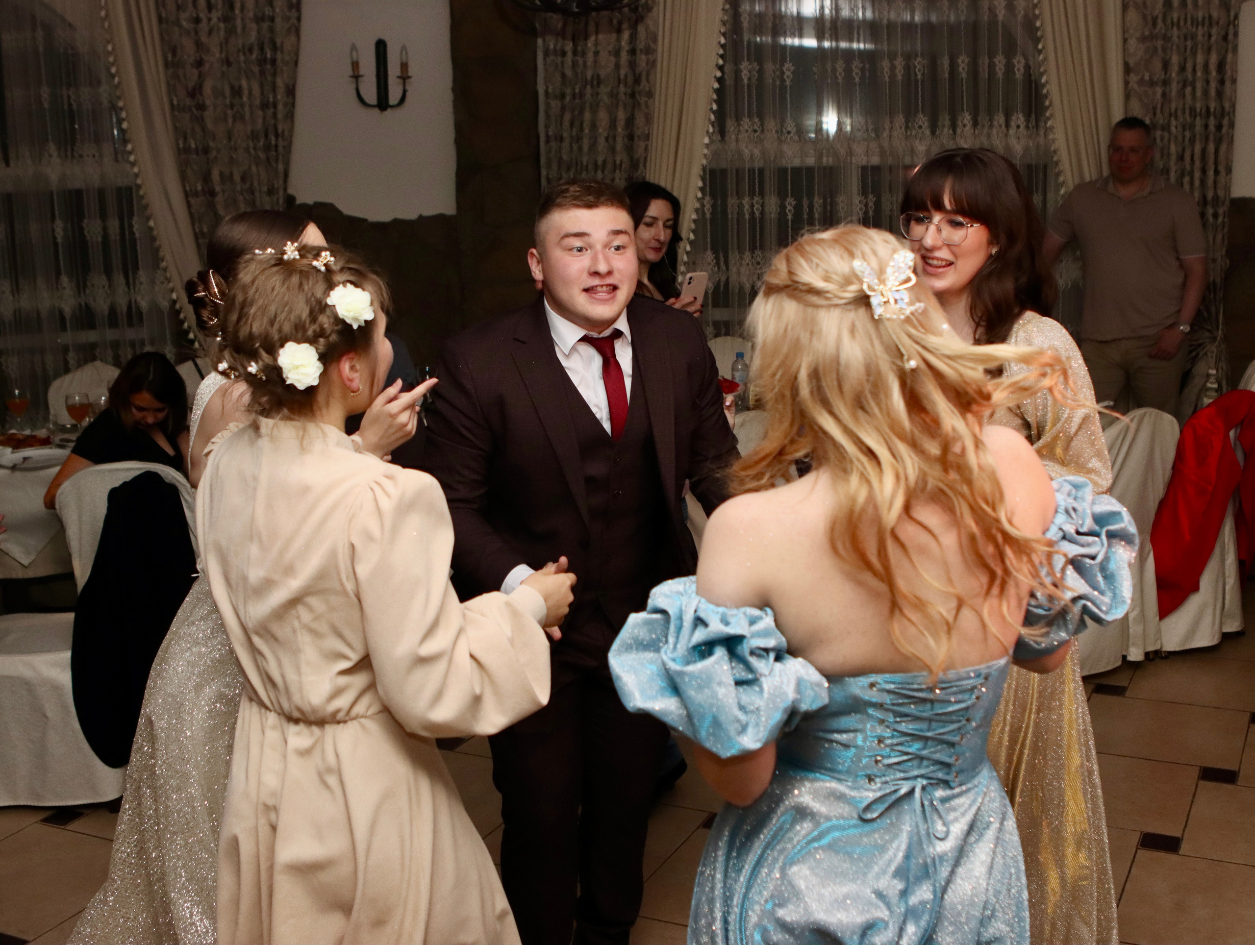 Школьный выпускной. Фотограф в Курске Смирнов Евгений