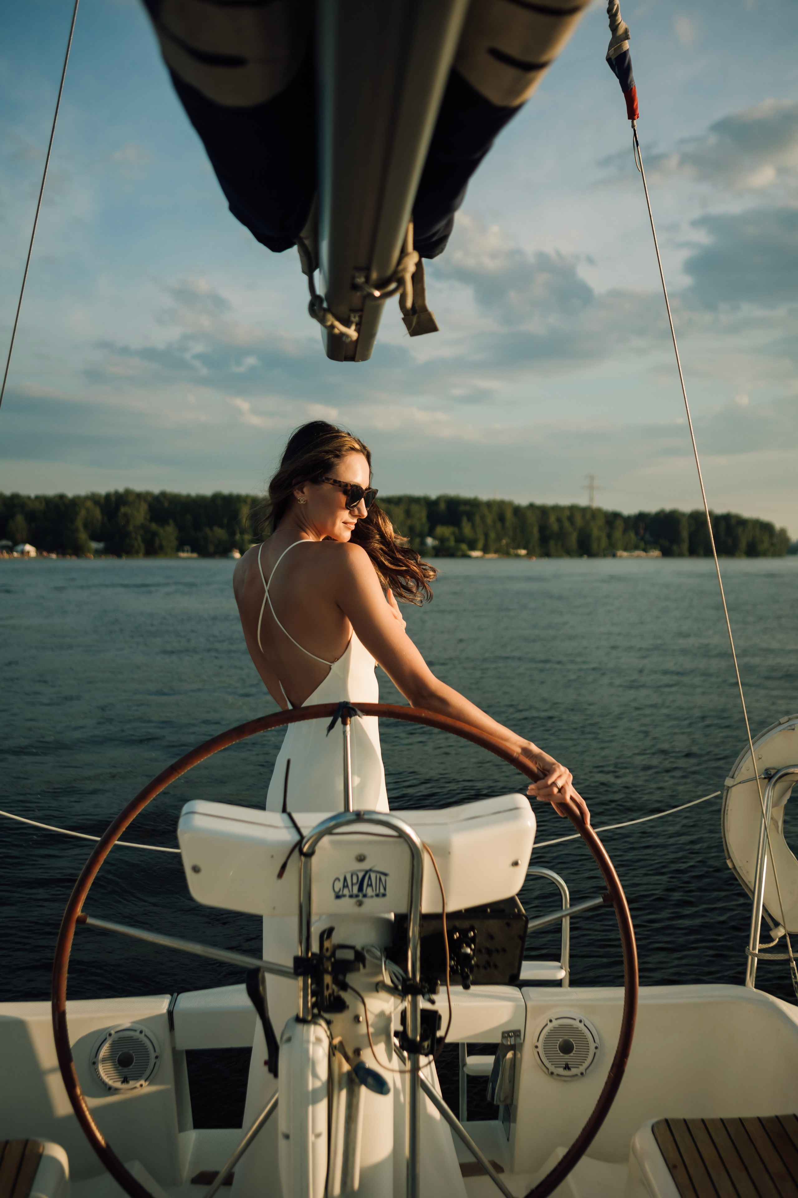 Марина и Сергей, свадьба на яхте. Свадебный и семейный фотограф в Москве Евгения Лисина