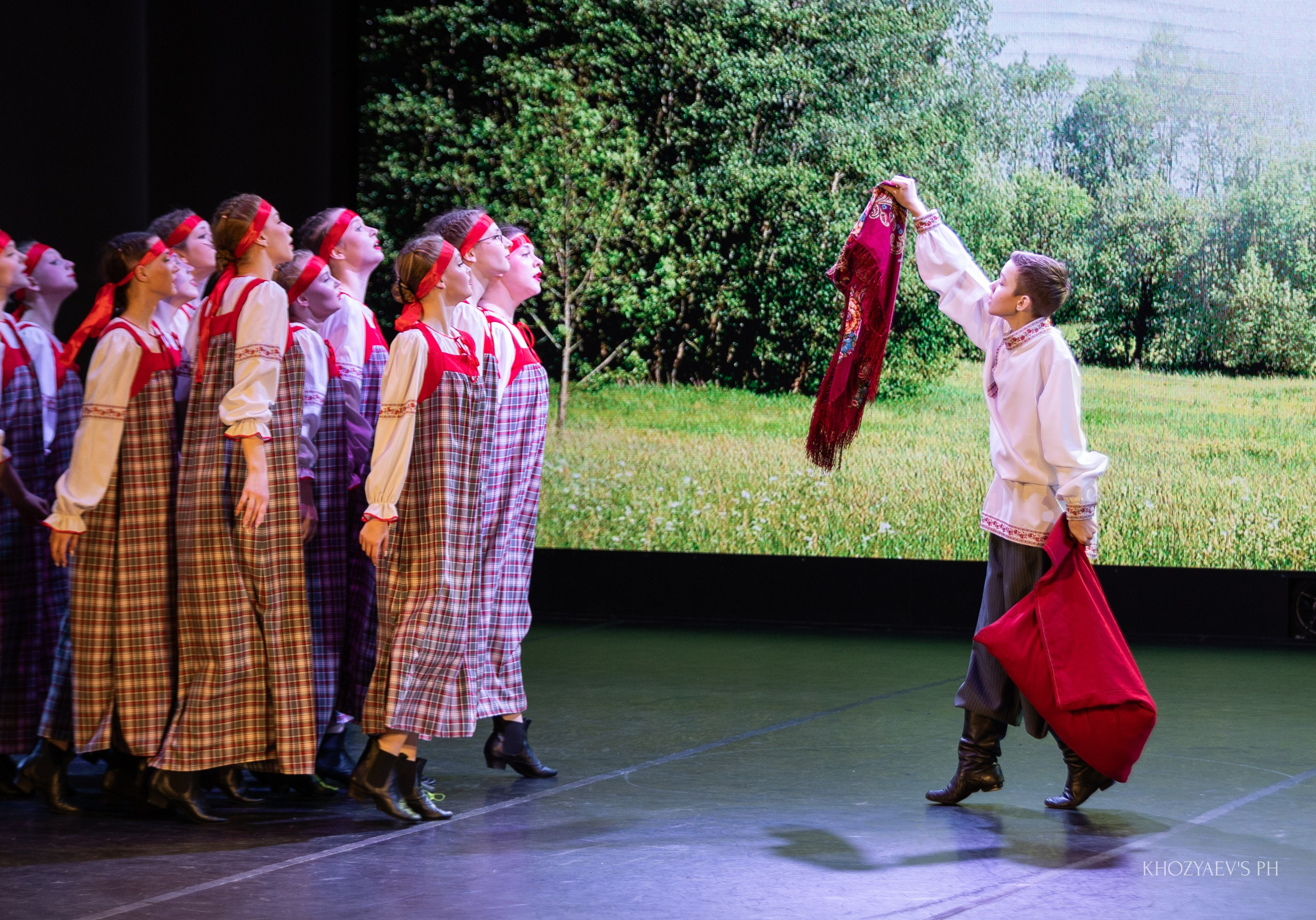 Отчетный концерт Ансамбля танца «Вольный Ветер». Фотограф в Нижнем Новгороде, Дзержинске Олеся Хозяева