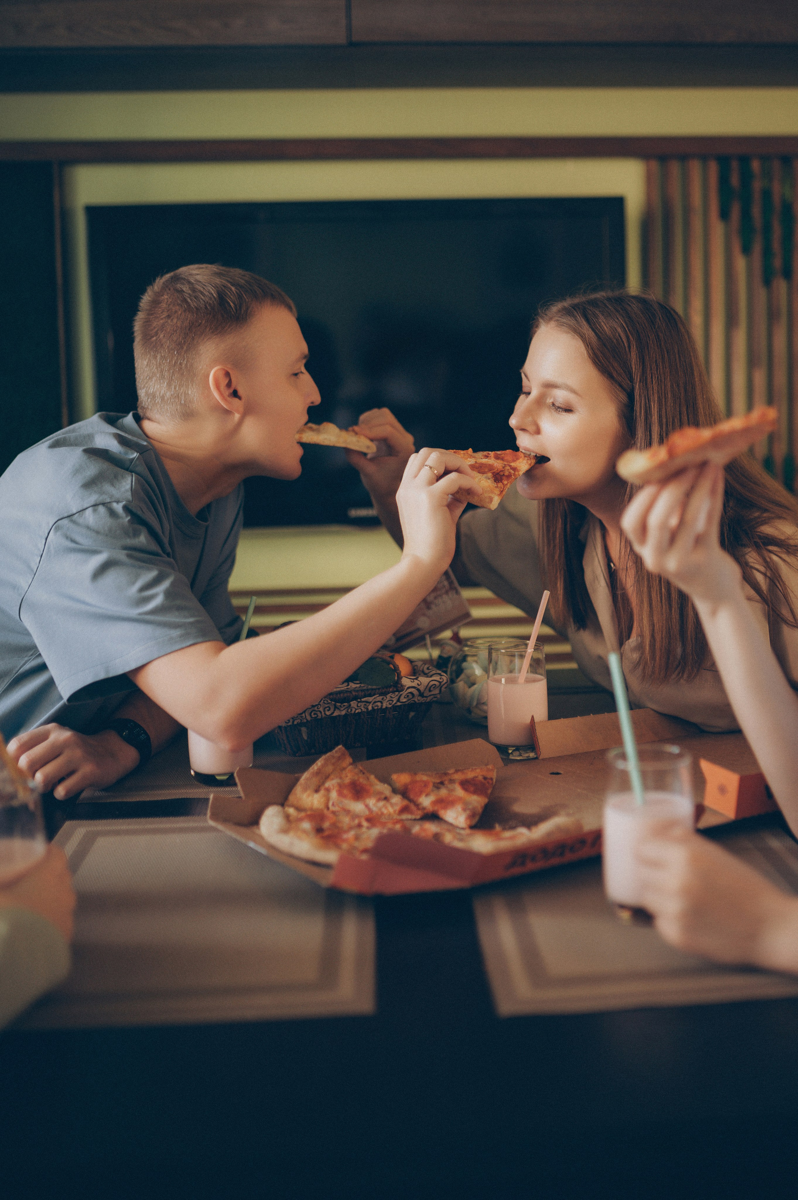 Тася, Соня, Женя и Илья (новогодняя домашняя). Фотограф, г. Лесной Свердловской области