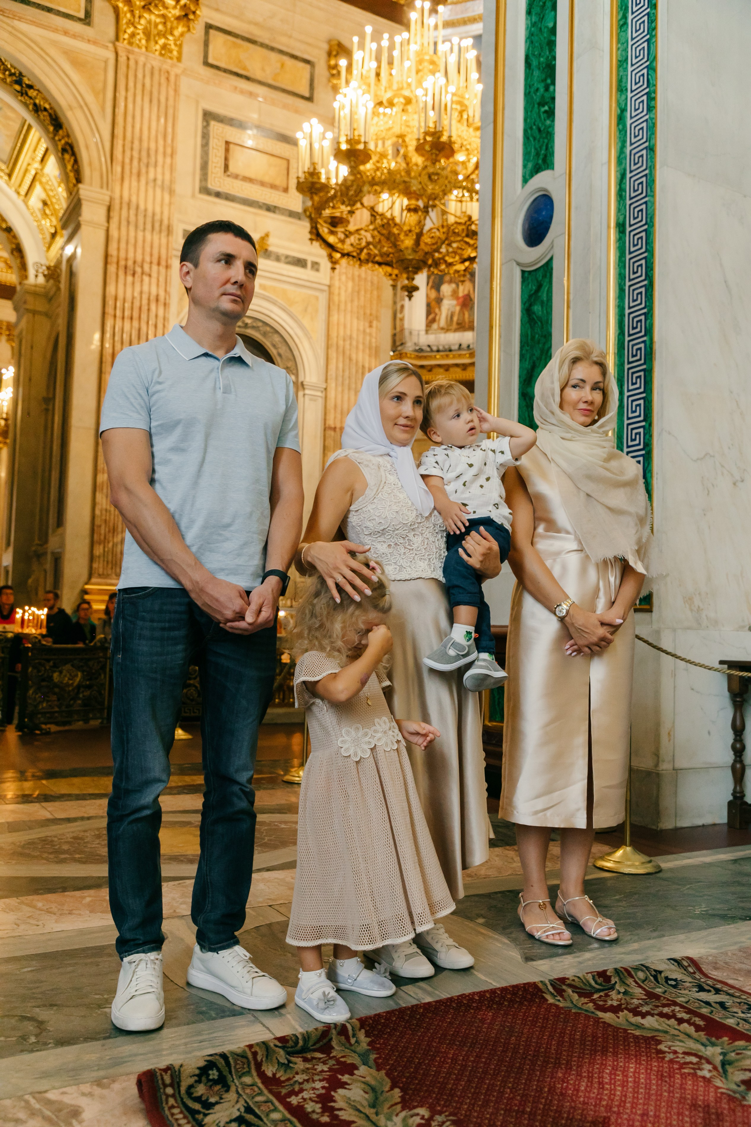 Крещение ребенка в Исаакиевском соборе СПб, крещение в церкви цена, крещение ребенка цена в спб невский район, можно крестить в исаакий, крещение в исаакиевском соборе санкт-петербурга 2023, как и где покрестить ребенка в спб, как записаться на крестины ребенка в исаакиевском соборе, фотограф на