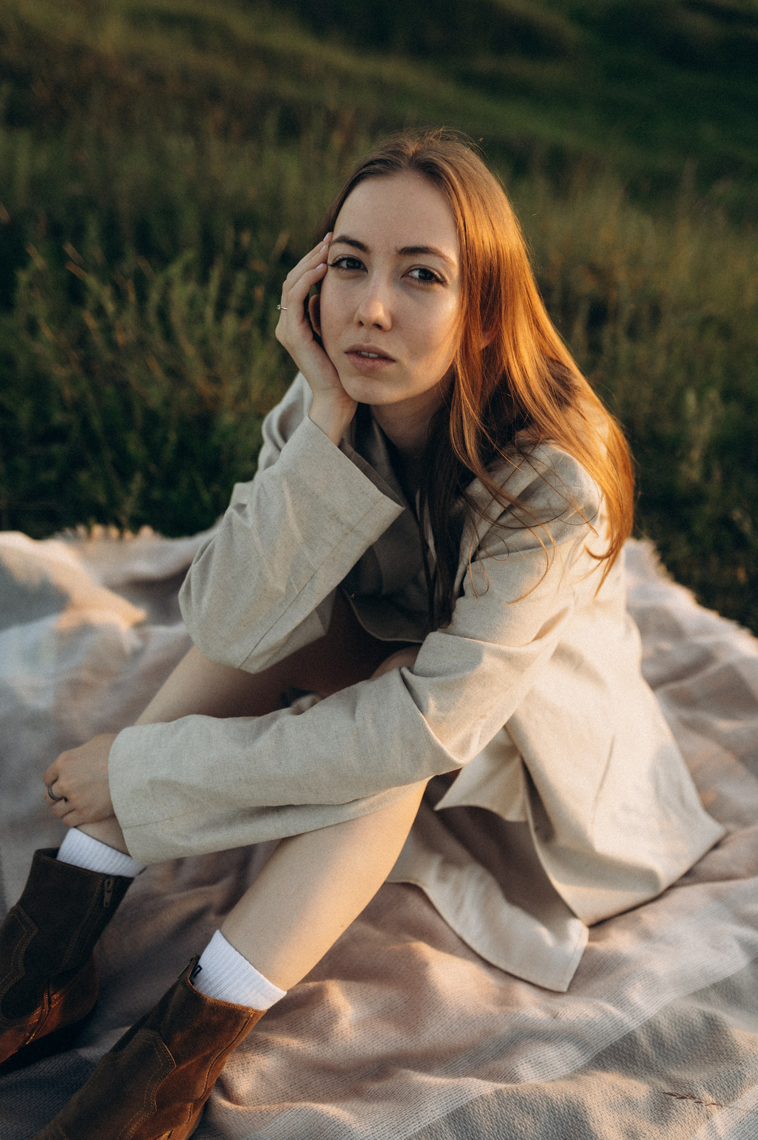 Фотосессия love story на берегу. Семейный фотограф в Новосибирске Женя Индрикова