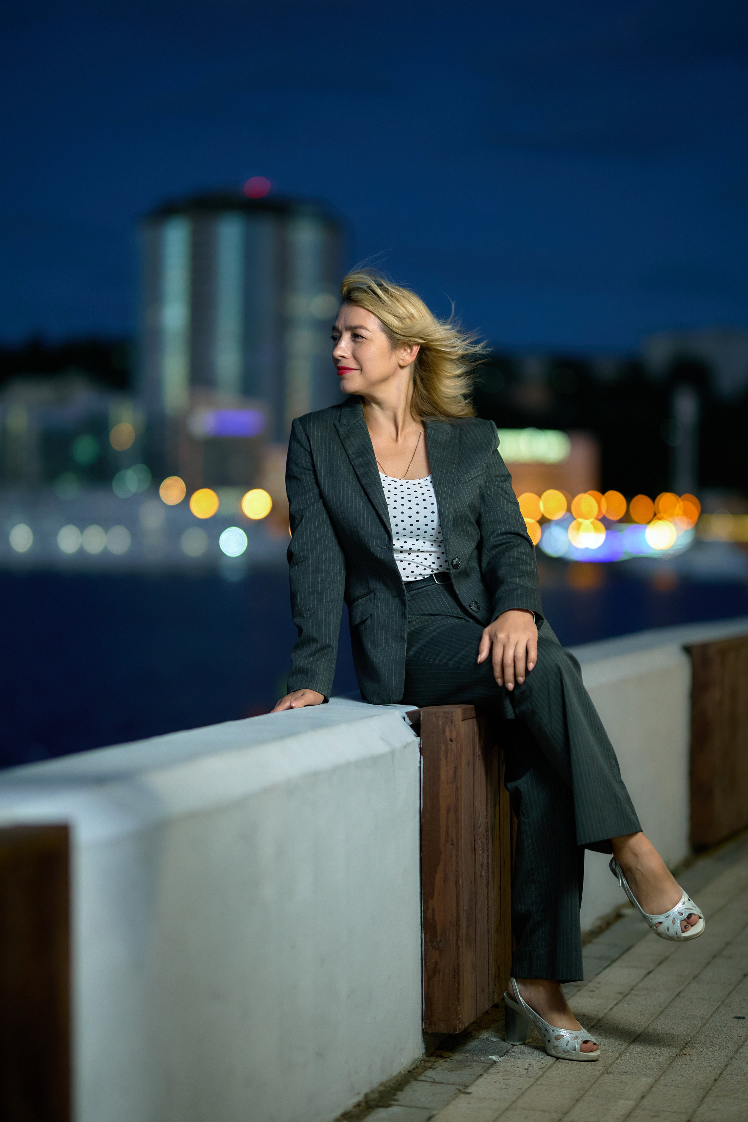 Прогулочная фотосессия по вечерним Чебоксарам, набережная, Чувашия. Владимир Суздалов (ProMaXe) — Портретный фотограф, тематические фотосессии в Чебоксарах