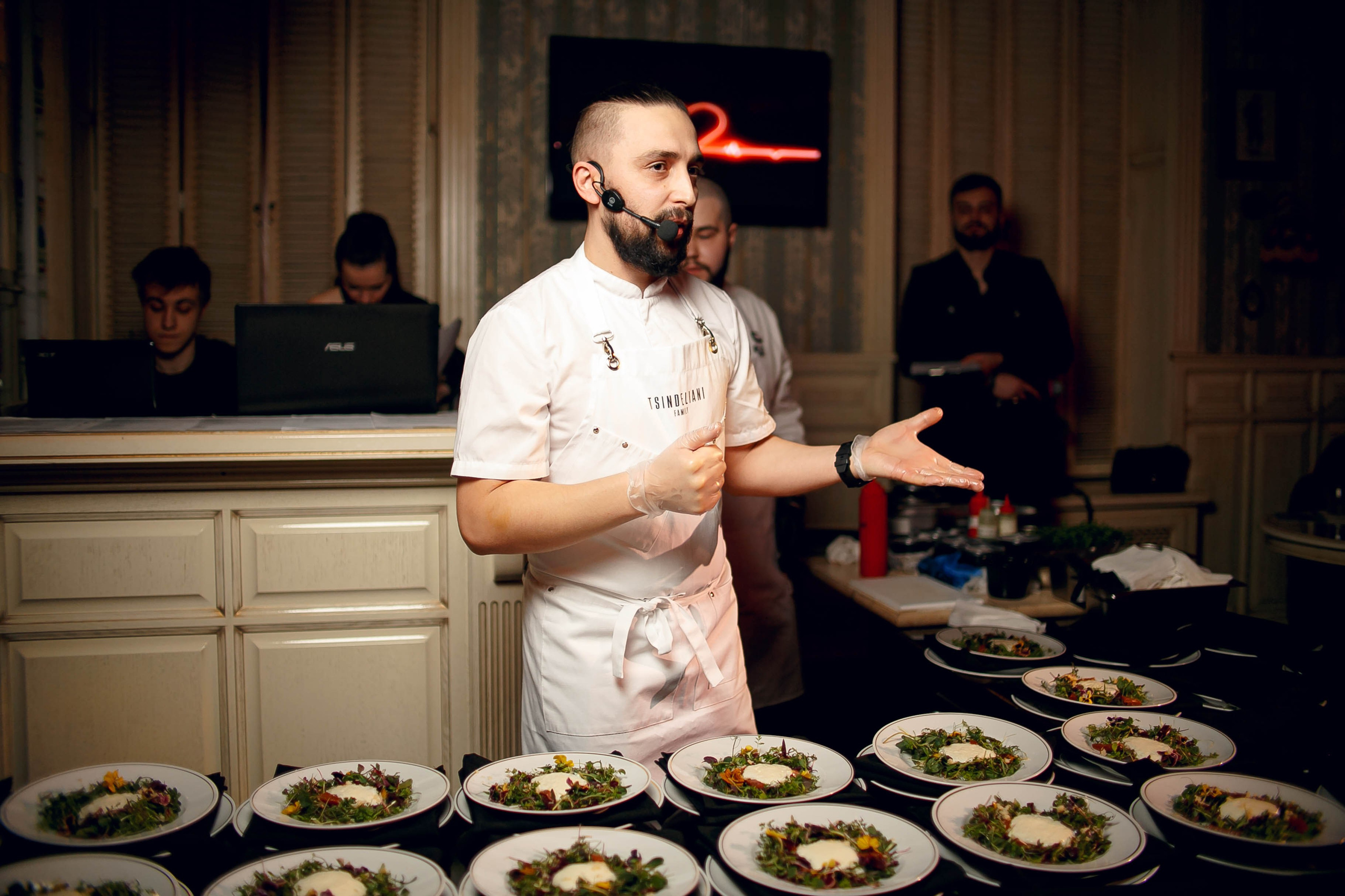 Гастроужин в «Дом культуры и отдыха». Ваш репортажный фотограф Артемий Антонов