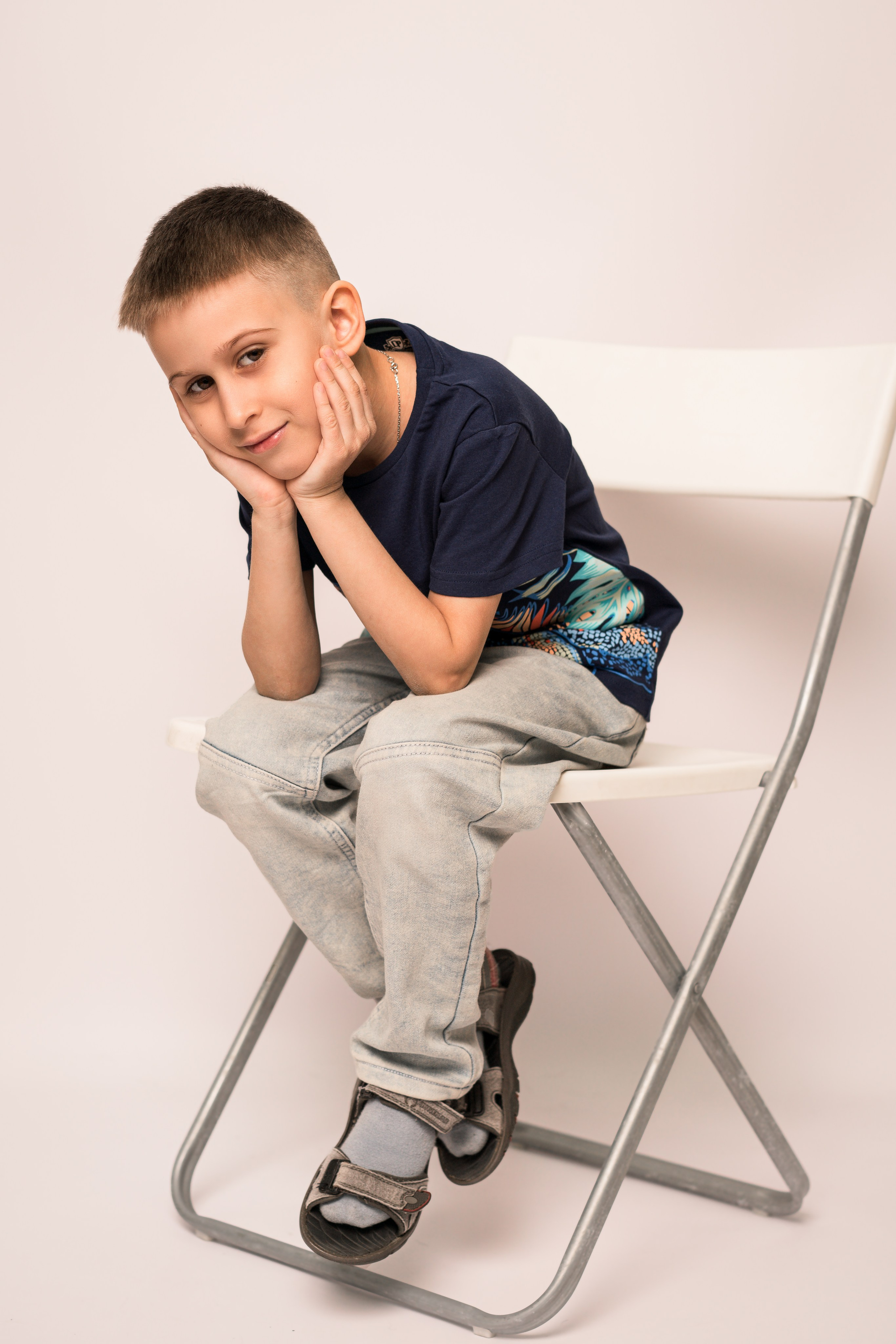 Детский сад, портреты белый фон. Фотограф Шунова Саша