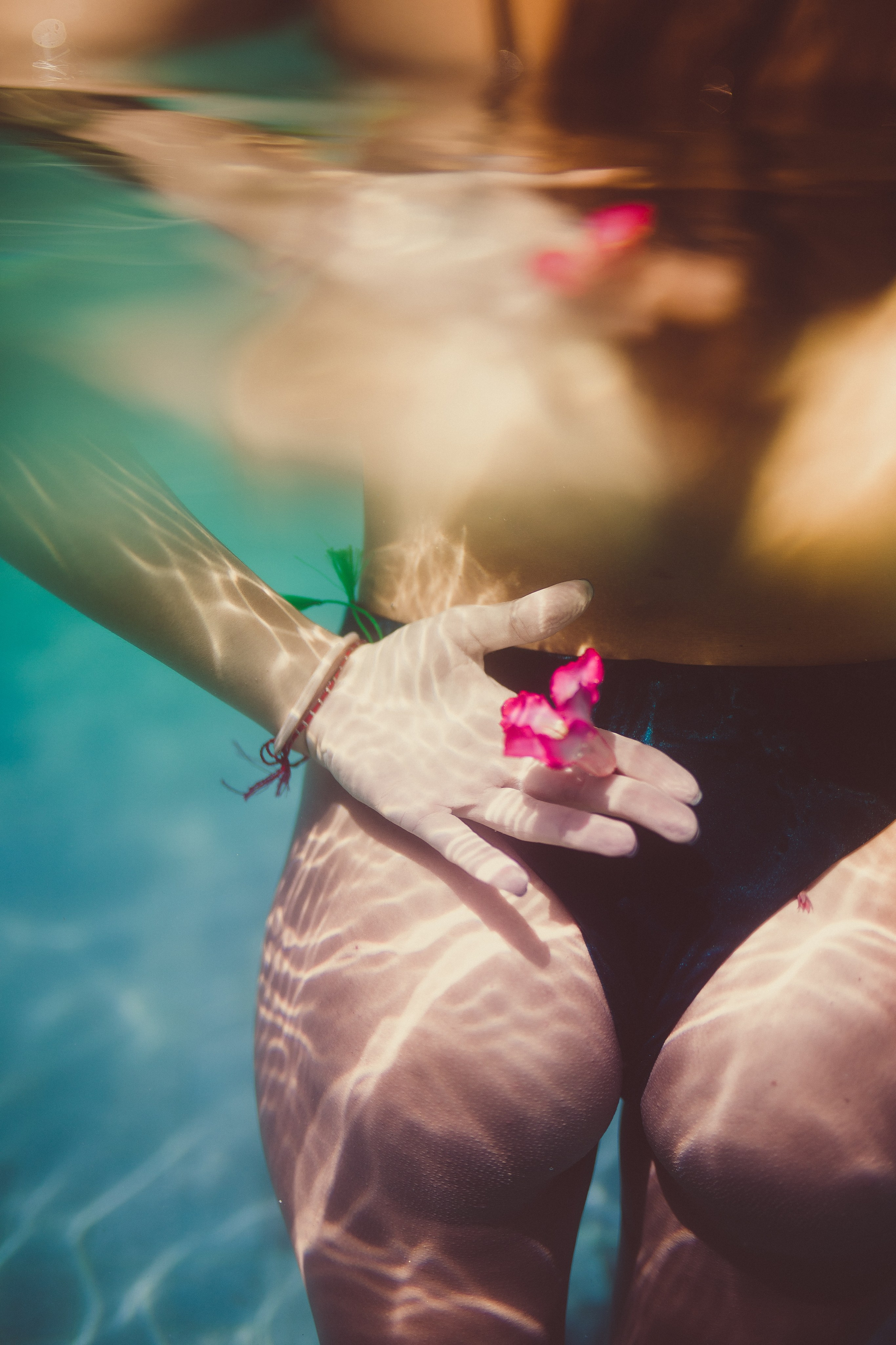 Фотосесии в Бассейне 18+. Лайфстайл Фотограф и Профессиональный Водный Фотограф в Москве