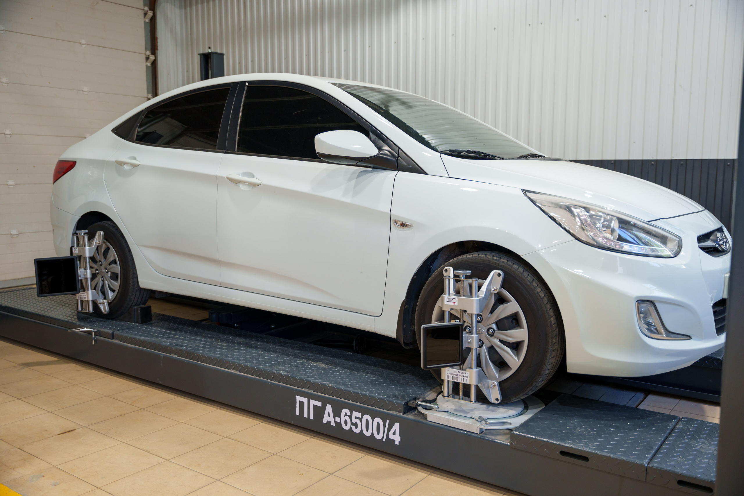 Интерьерная фотосъемка автосервиса Fit Service в Краснодаре — Профессиональная фотосъемка интерьера техцентра в Краснодаресеть СТО. Шедевры для Вас! Фотограф и Видеограф в Краснодаре Пахиев Руслан