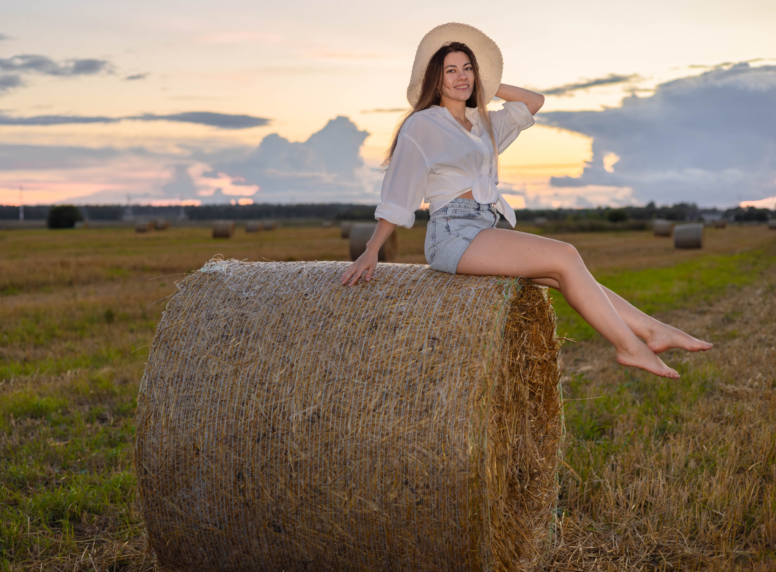 Анастасия. Закат в поле. Портретный фотограф Панферова Регина г. Санкт-Петербург, г. Казань