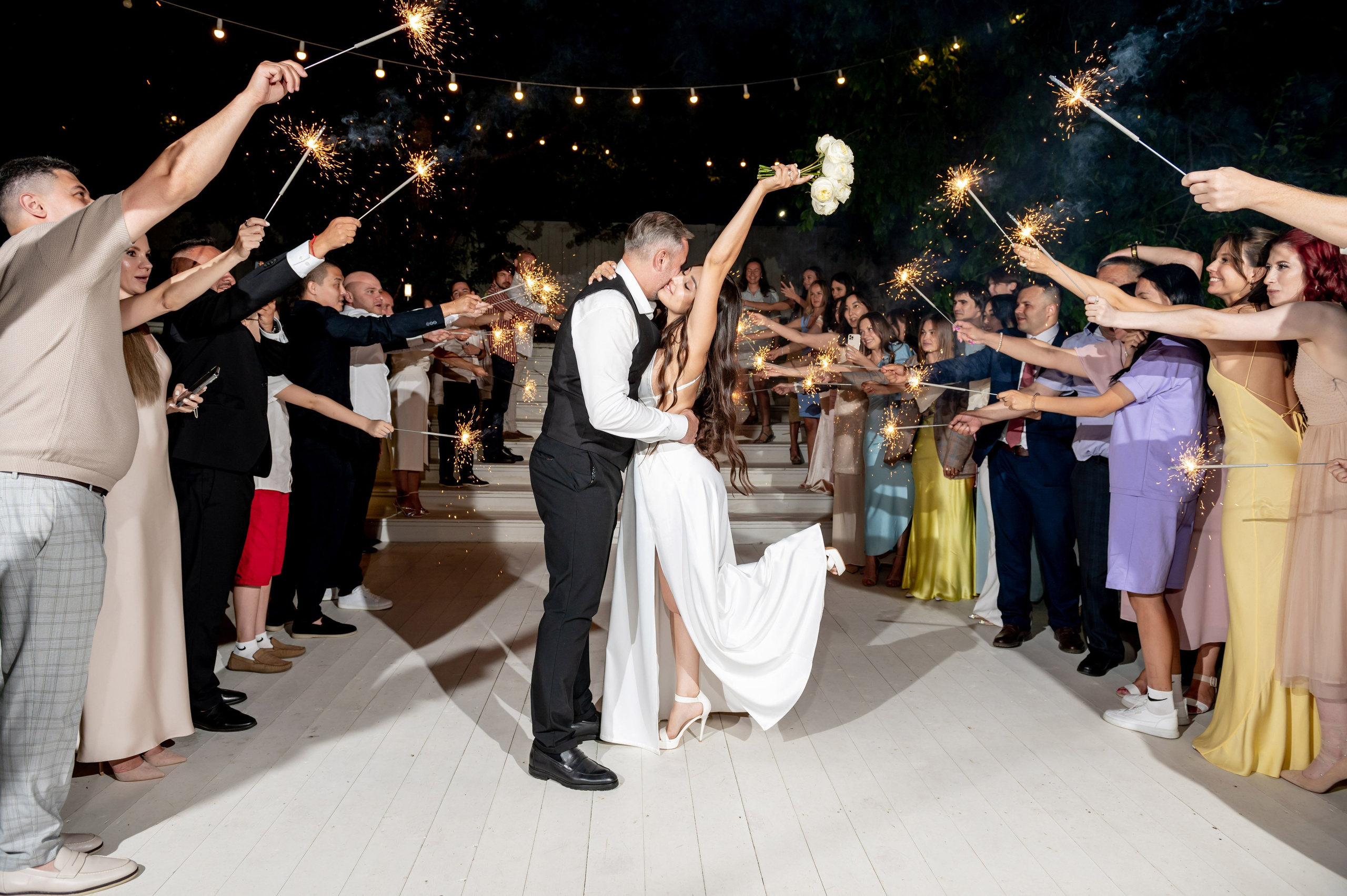 Классическая свадебная фотосессия Аины и Антона по самым красивым местам для свадебной прогулки в Санкт-Петербурге. Портретный, семейный и свадебный фотограф в Санкт-Петербурге и в Пушкине Ширяев Денис