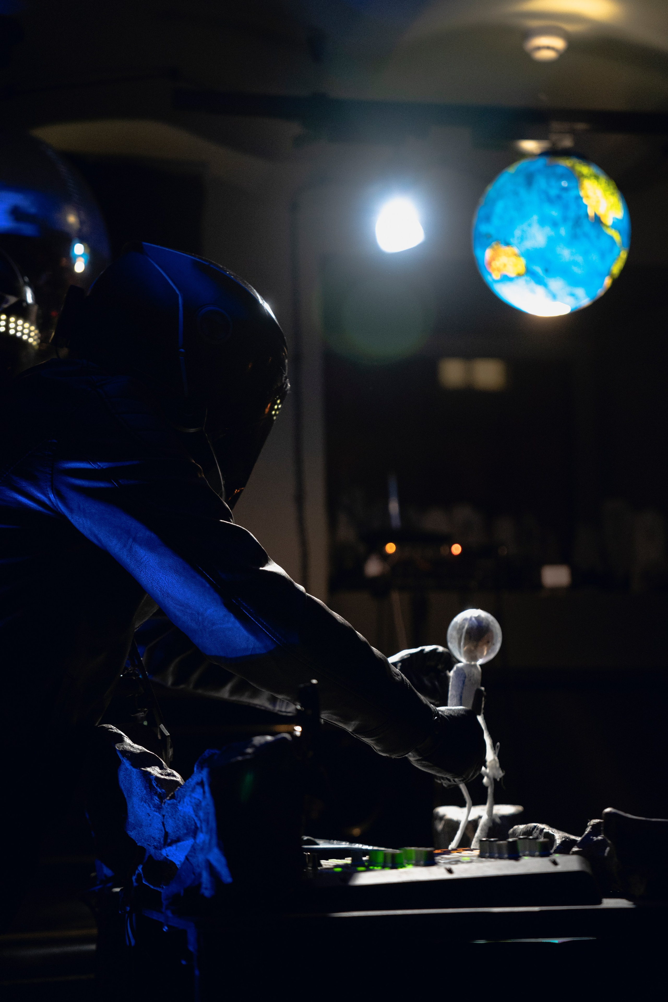 SINGLE. Режиссер и художник Алена Волкова (dir. Alena Volkova). Фотограф Ирина Соколенко Санкт-Петербург