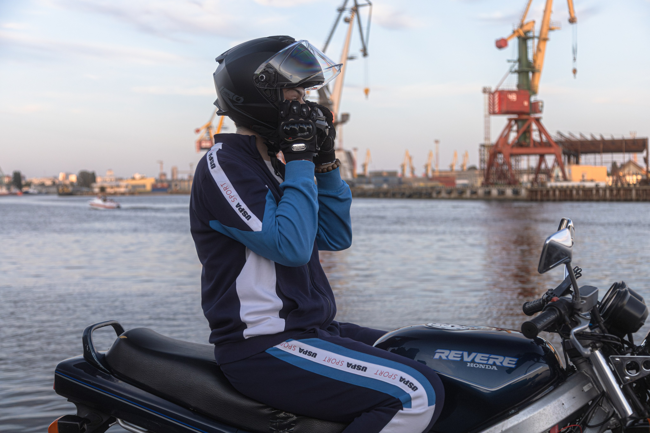 Daniil R. — Digital Noise —