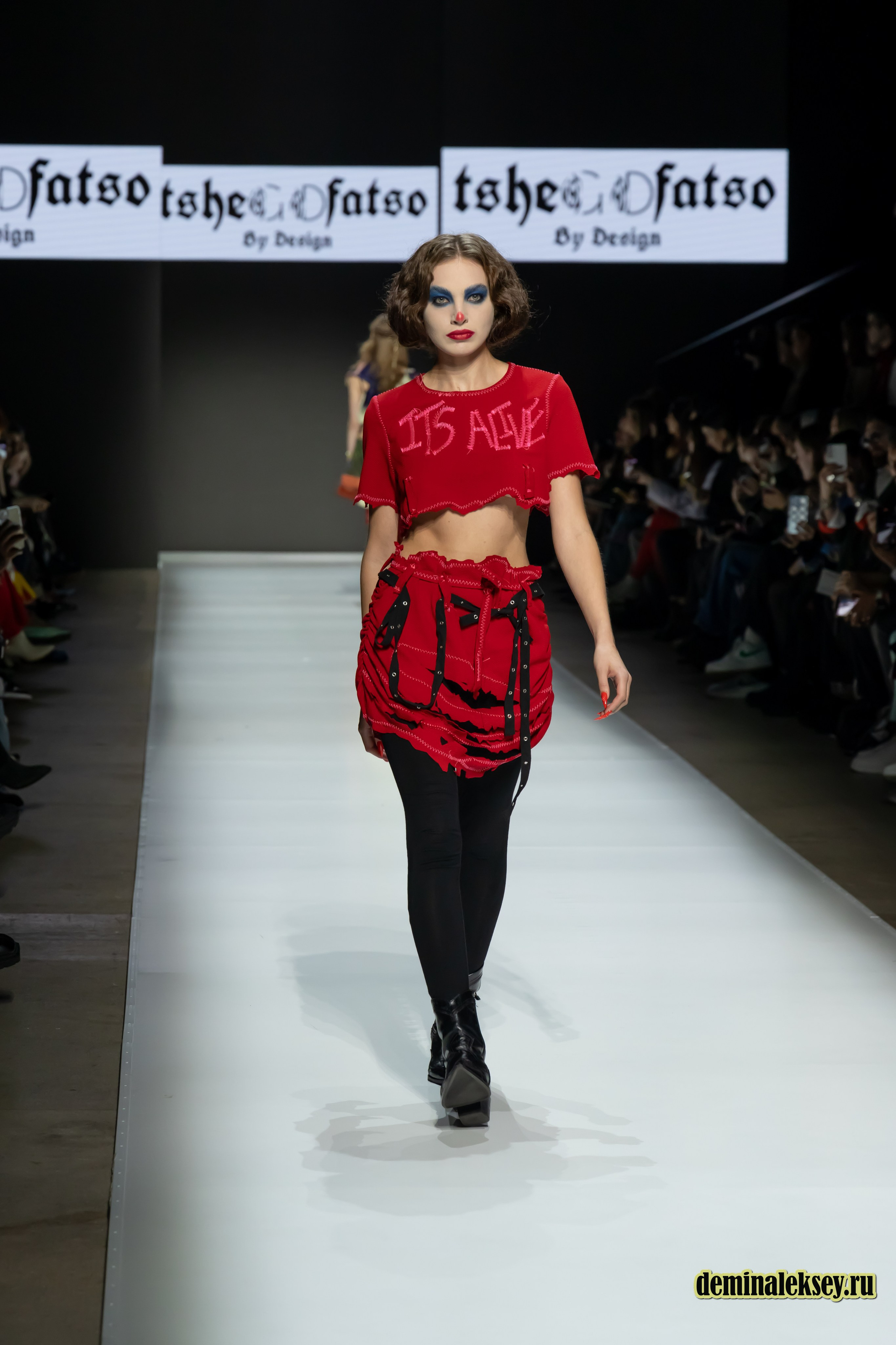 Московская неделя моды 2024 9 октября дизайнер Tshegofatso by design. Репортажный, семейный и студийный фотограф в Москве Демин Алексей