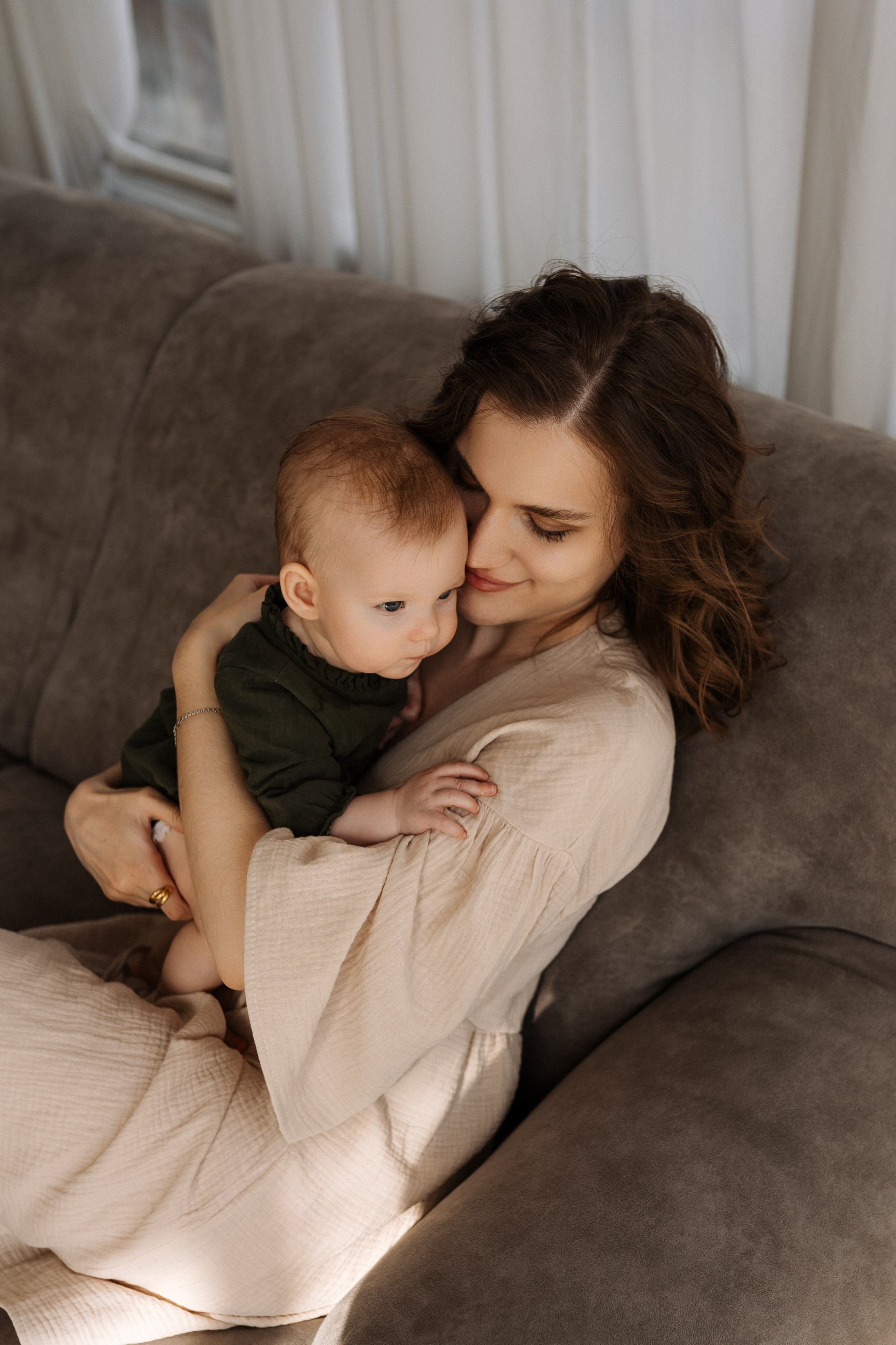 Семейная фотосессия в студии в Москве, семейный фотограф Анна Полушина. Свадебный фотограф в Москве Анна Полушина