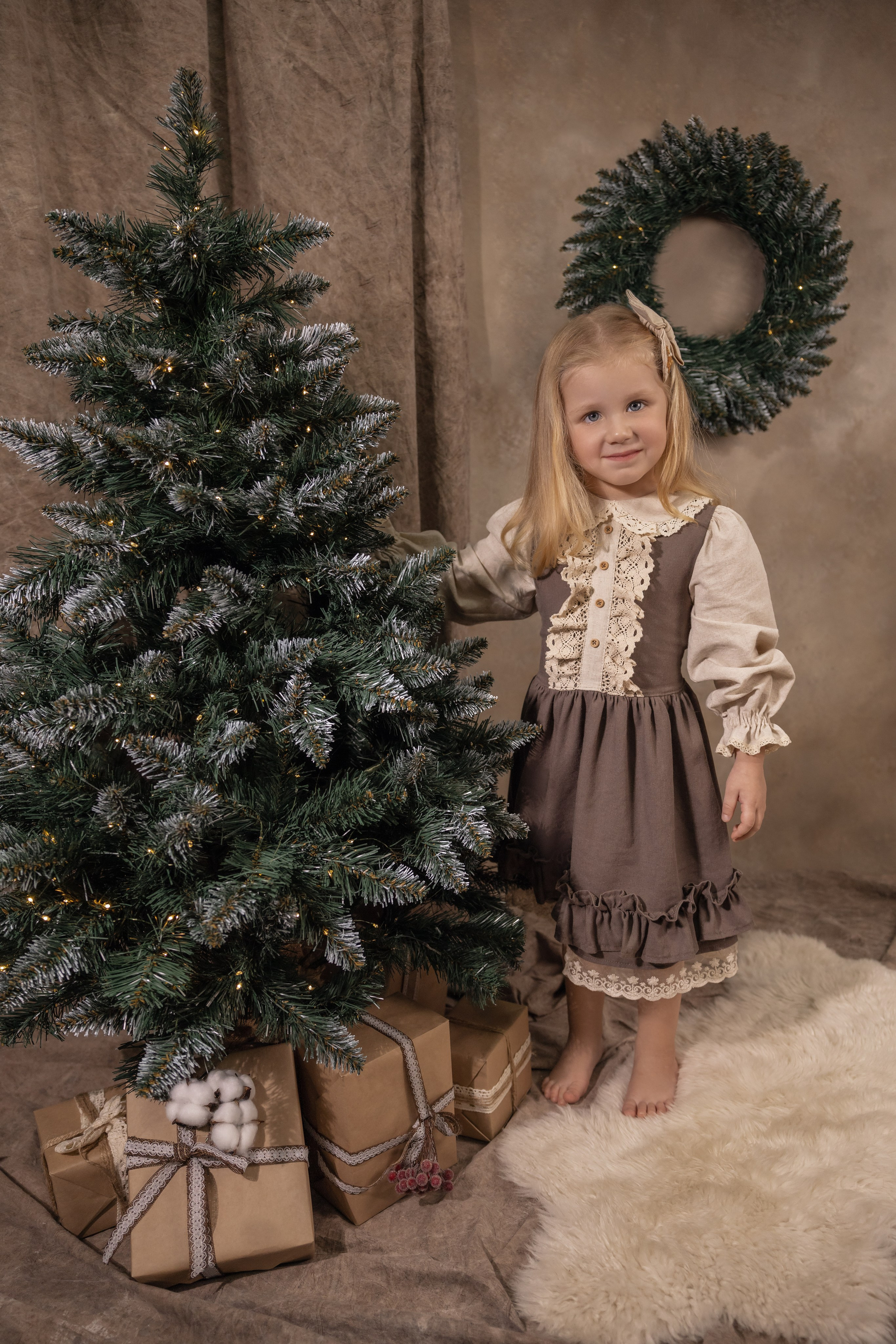 Новогодняя история маленькой Олечки. Семейный и детский фотограф Леонова Анна