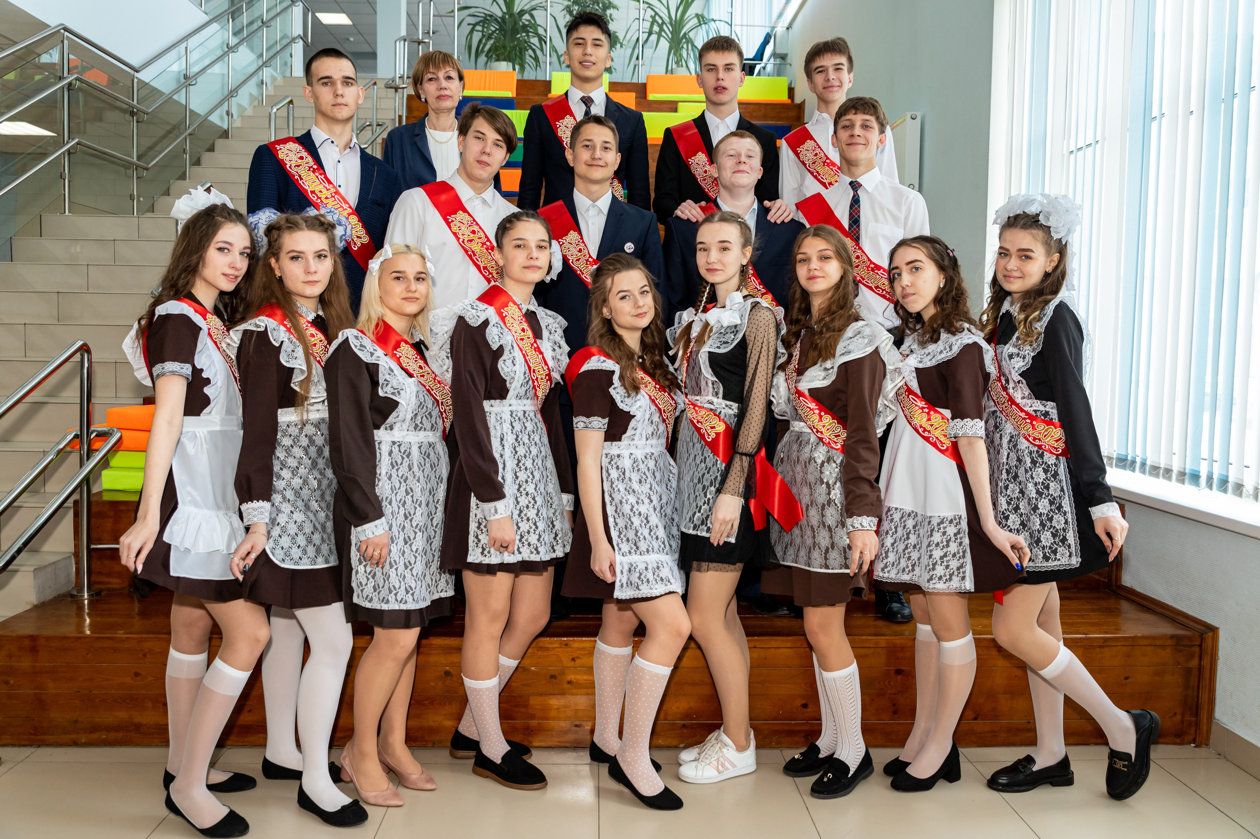 Фото выпуск 11 класс. Свадебный фотограф Марина Суворова и видеооператор Олег Петров