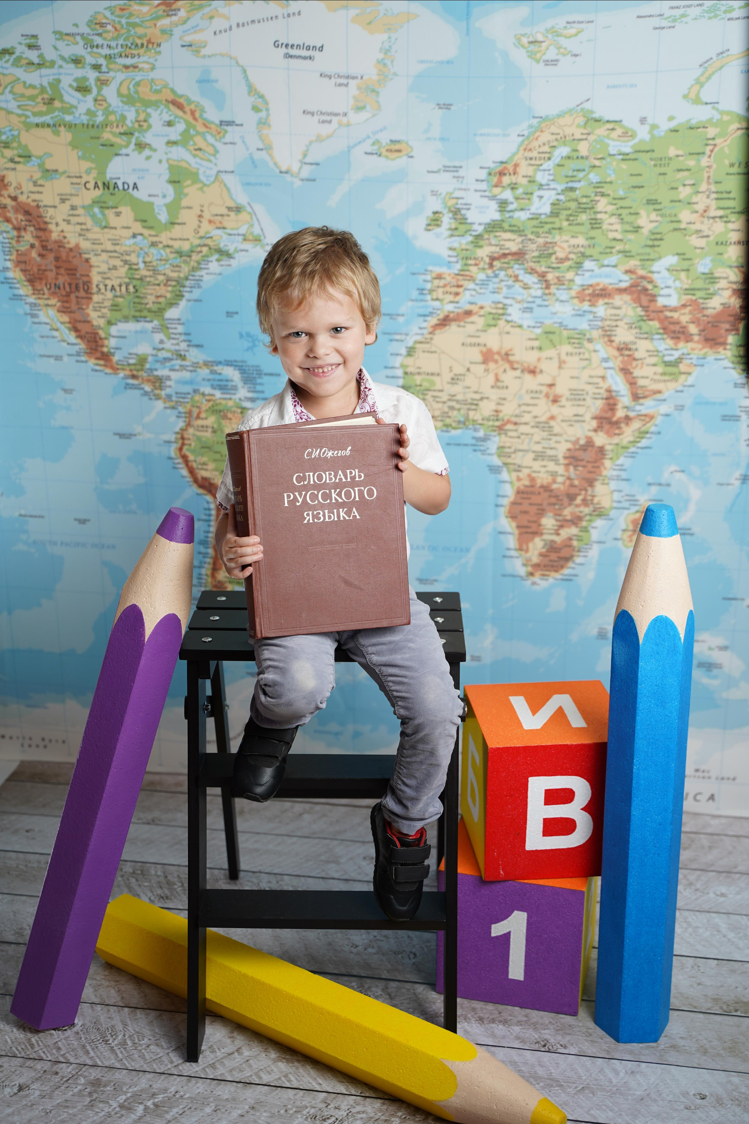 Карандаши. Выпускные альбомы для сада и школы в Москве