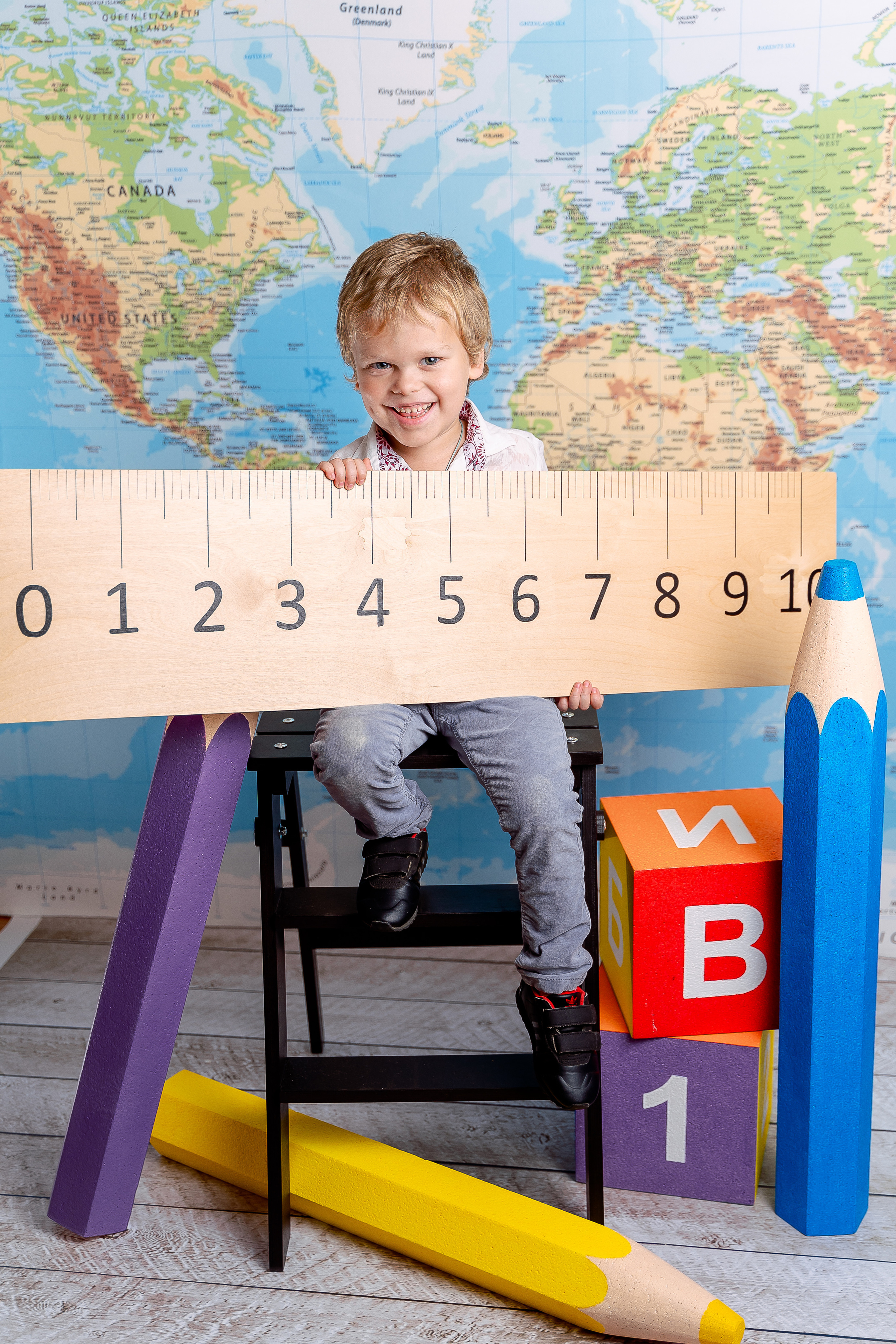 Карандаши. Выпускные альбомы для сада и школы в Москве