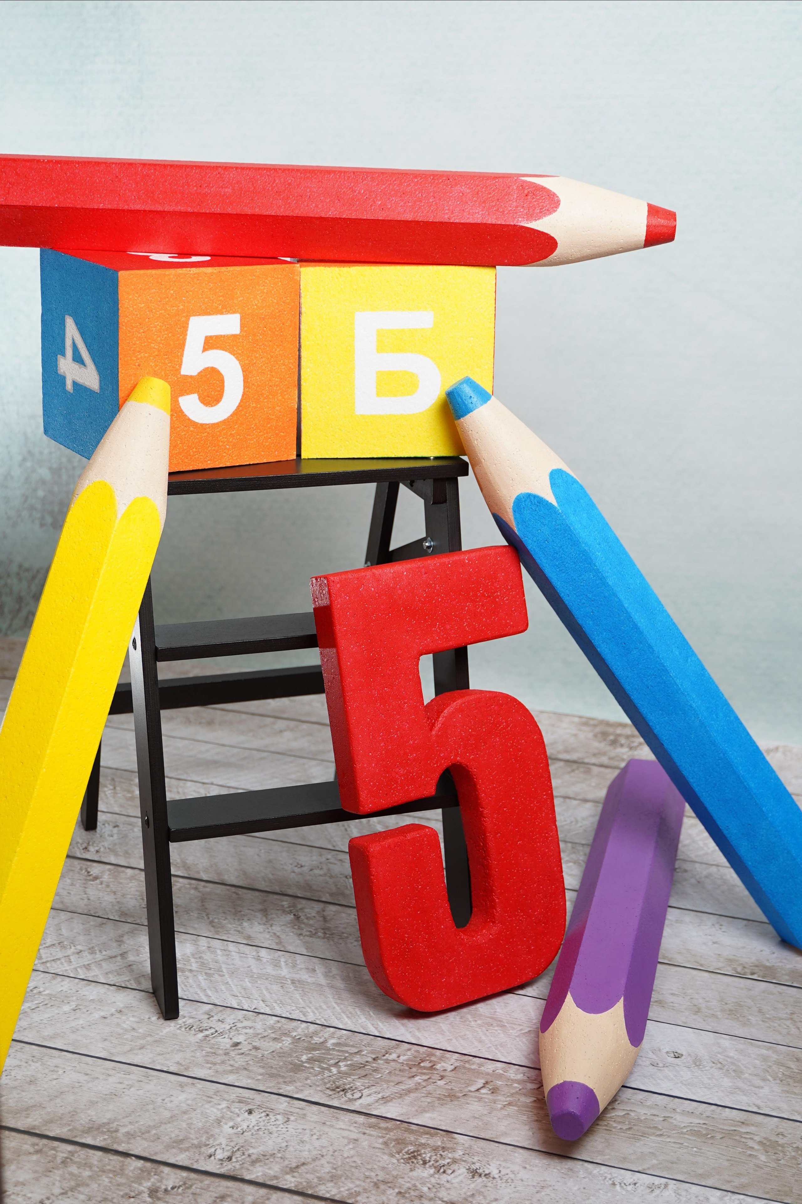 Карандаши. Выпускные альбомы для сада и школы в Москве