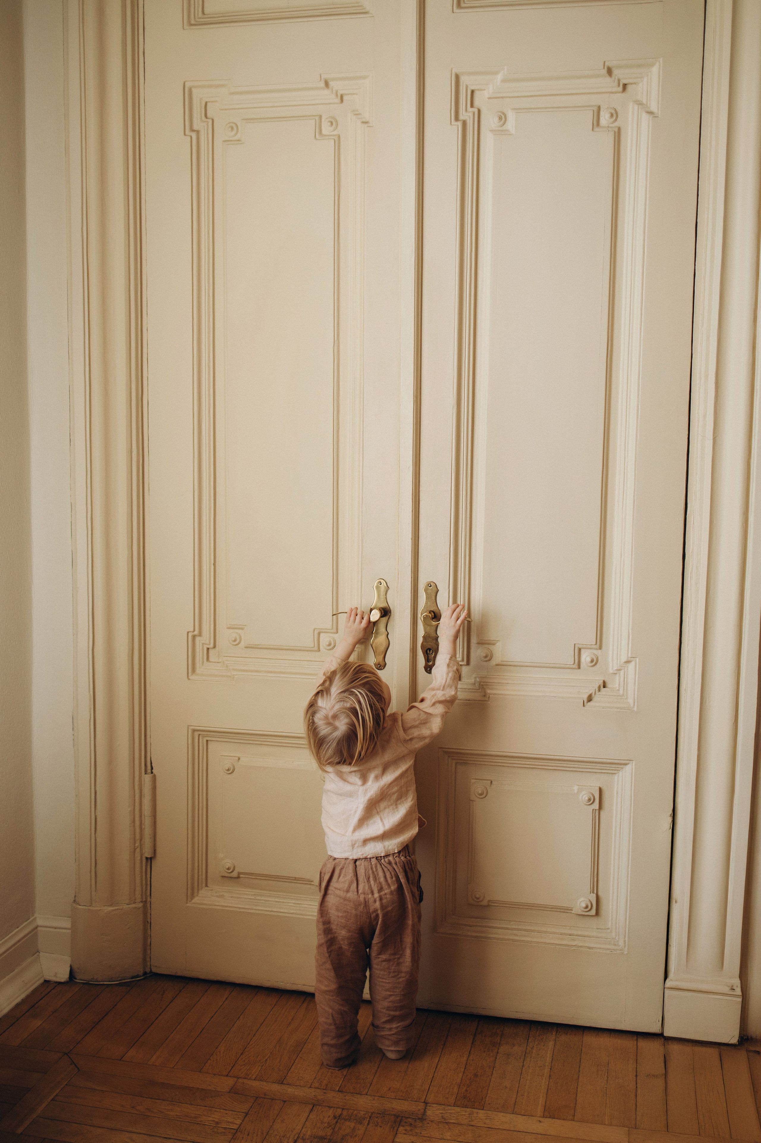 Тоня и Мироша в исторической квартире в центре Москвы. Семейный фотограф в Москве Марина Петра