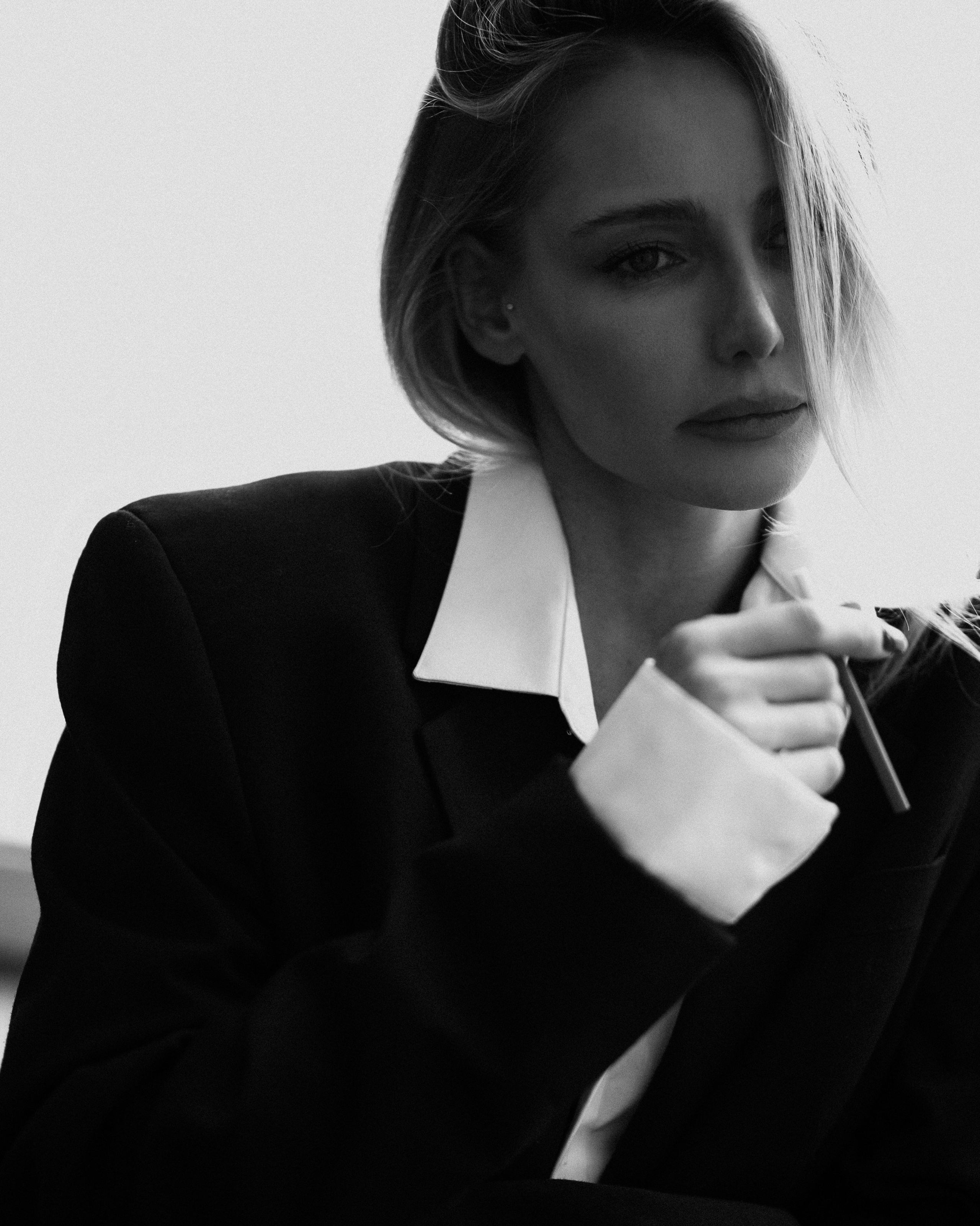 I am Diana, a portrait photographer. I take pictures around the world