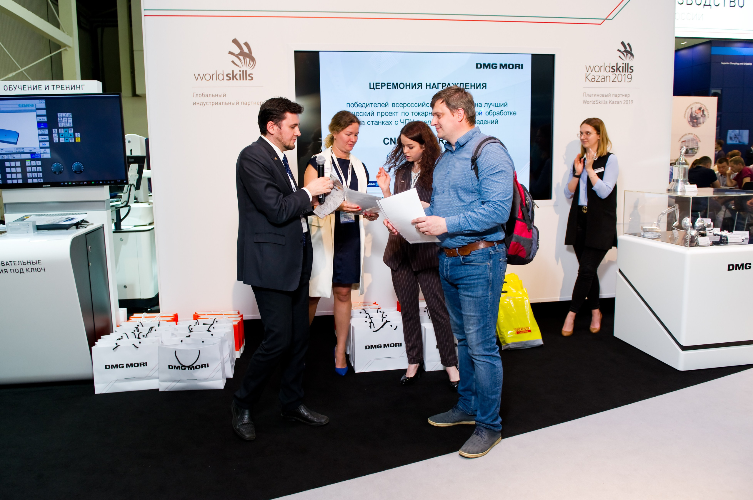 Работа Sandvik на выставке «Металлообработка». Репортажный фотограф и видеограф Слава Думчев. Тимбилдинги, отчетники, корпоративы
