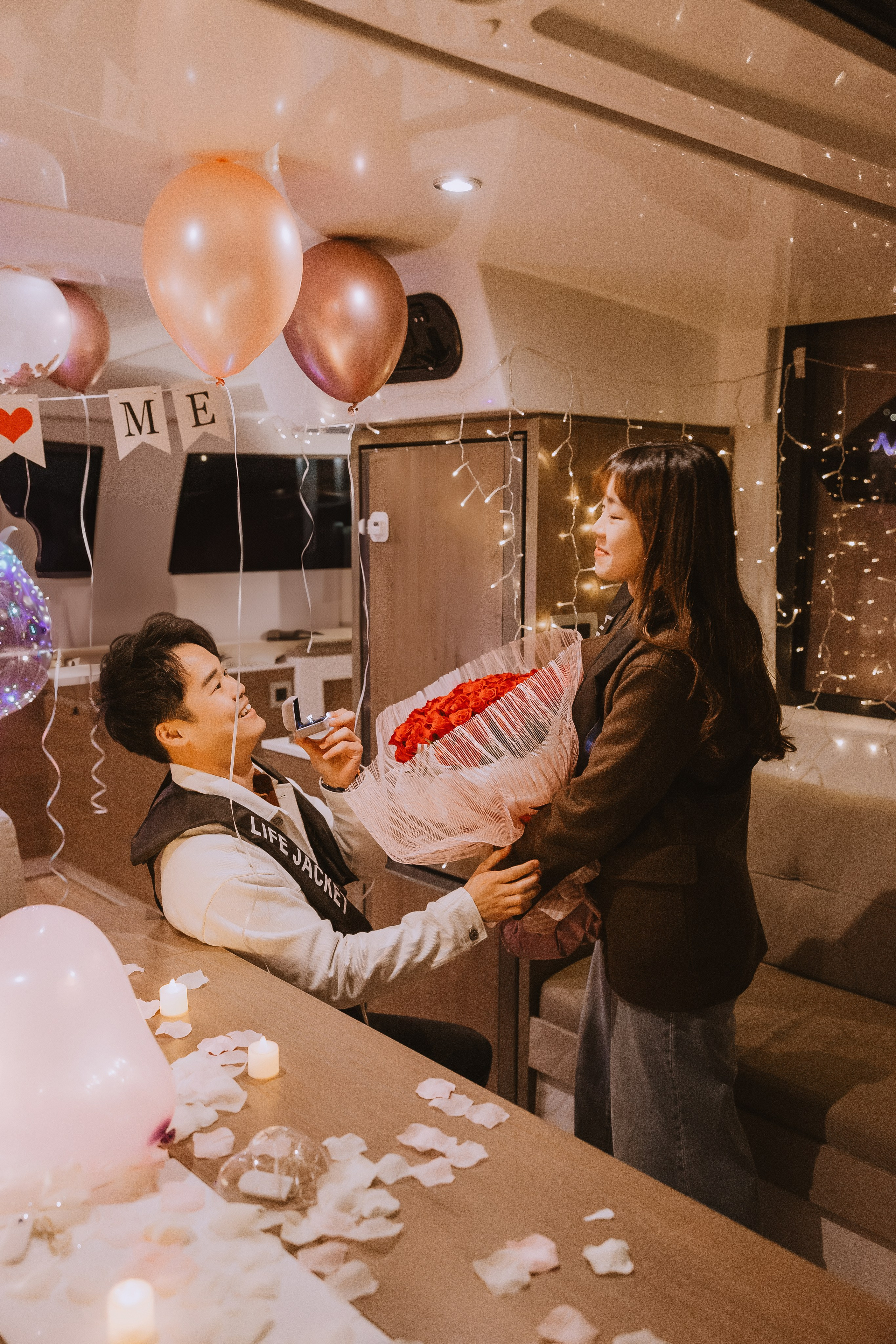 Предложение руки и сердца на яхте во время вечерней прогулке в Пусане. ВАШ ФОТОГРАФ В ПУСАНЕ (Южная Корея) Александра Ануфрий