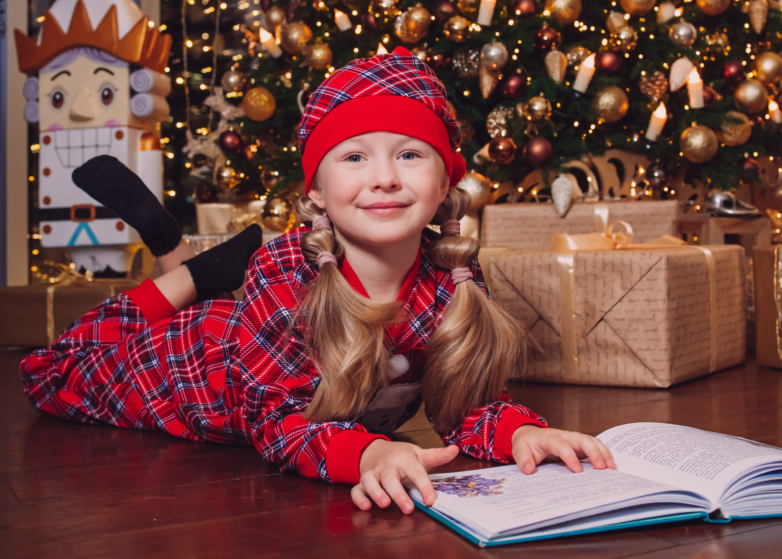 Новогодняя съемка в студии Алеси Марии. Агенство фотографов под любой запрос. Москва