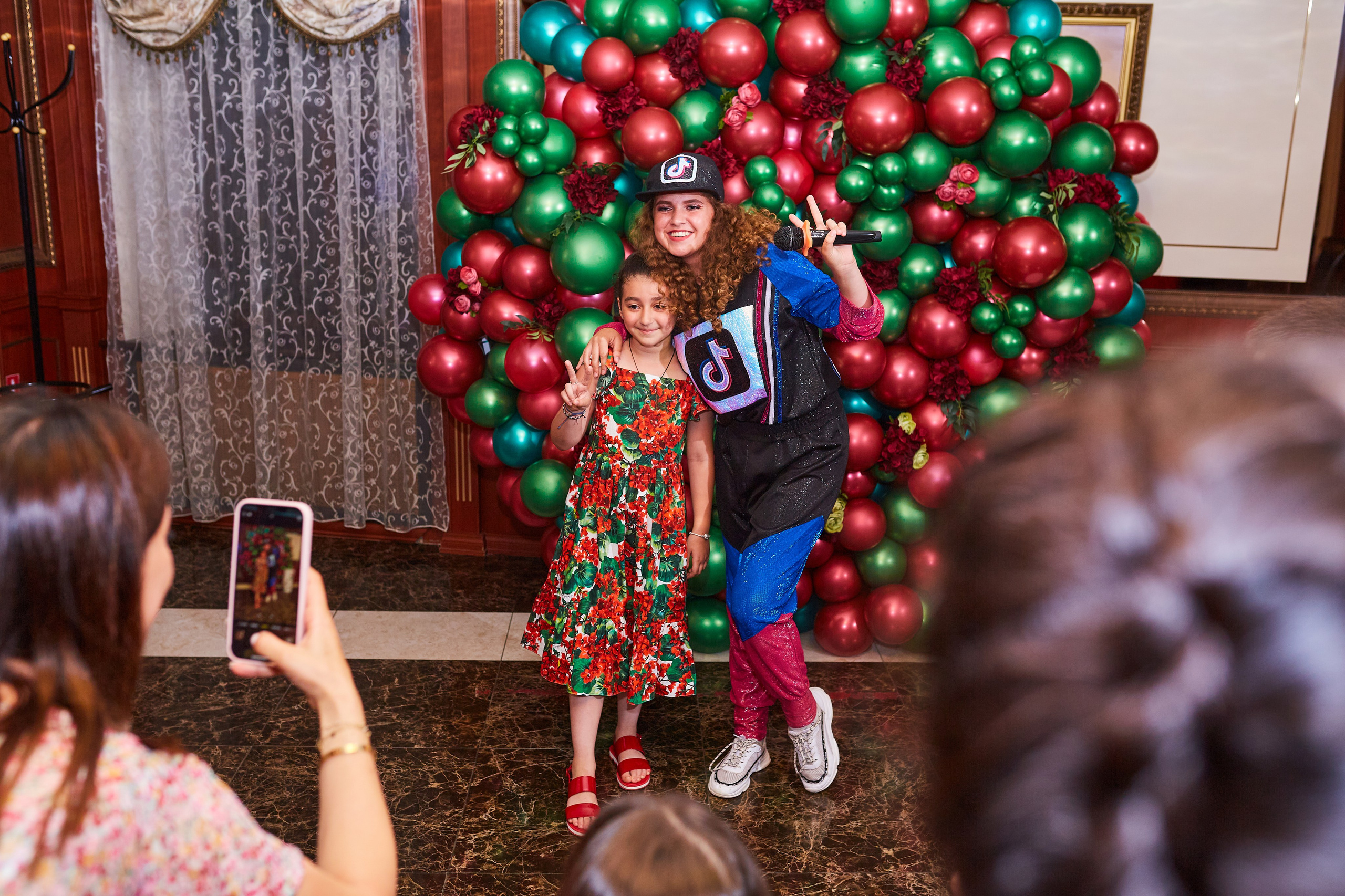 Детский День рождения с салютом, фокусником и тиктокерами, конечно же. Кокорин Евгений Фотограф