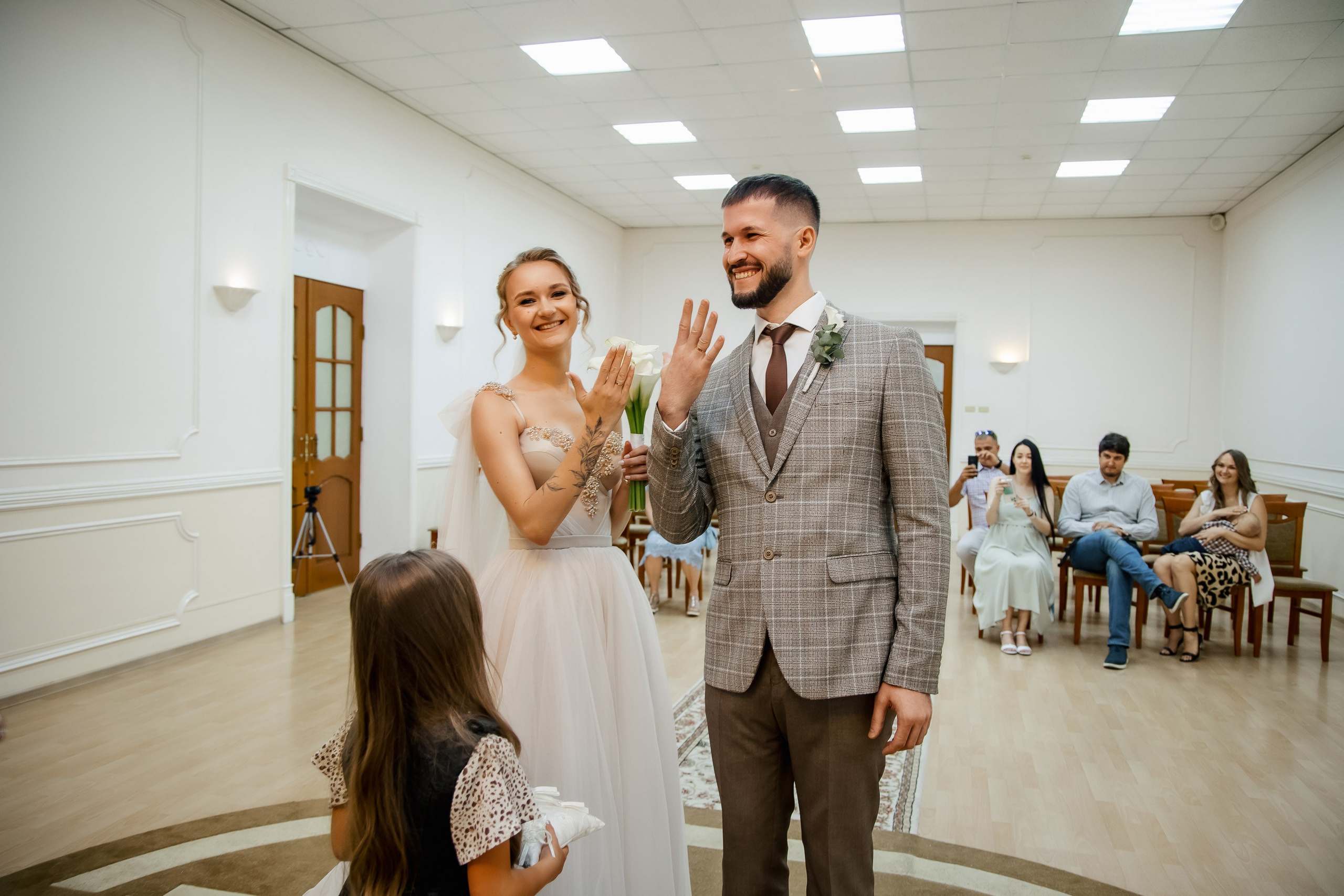 Степан и Ульяна. Утро. Загс. Прогулка. Дождь и солнце. Свадебный фотограф в Хабаровске