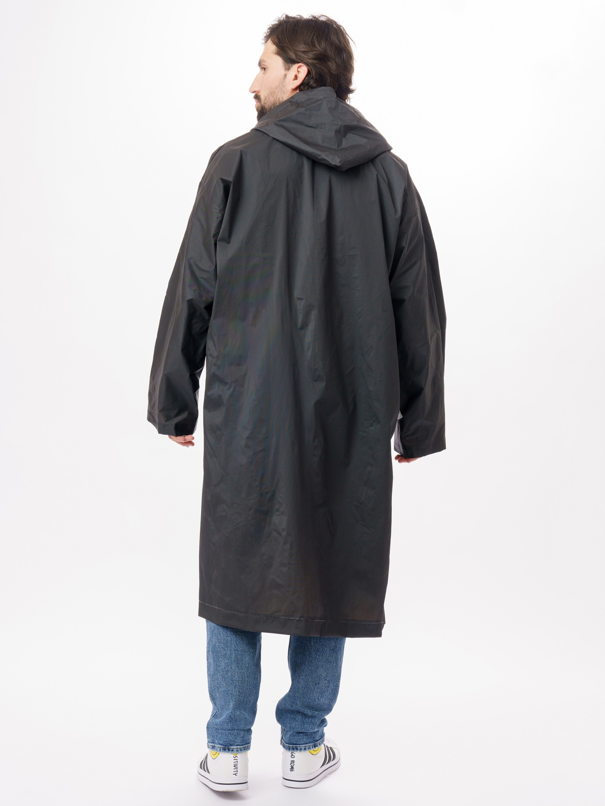 Дождевики, парная съемка. KED Production — продакшн из СПб. Создаём фото, видео и контент, который помогает брендам и селлерам продавать больше