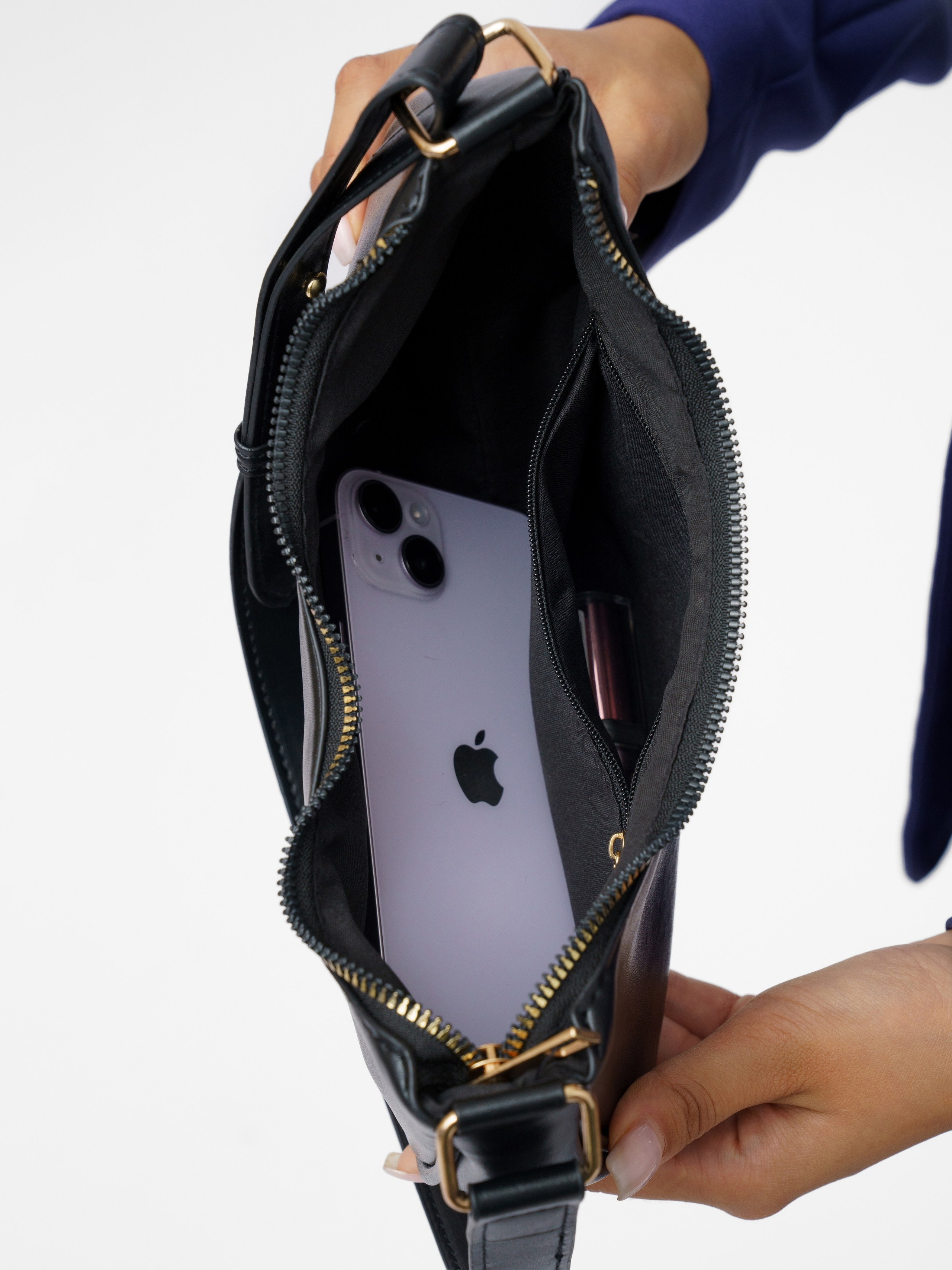 Съемка сумок со стилистом. KED Production — продакшн из СПб. Создаём фото, видео и контент, который помогает брендам и селлерам продавать больше