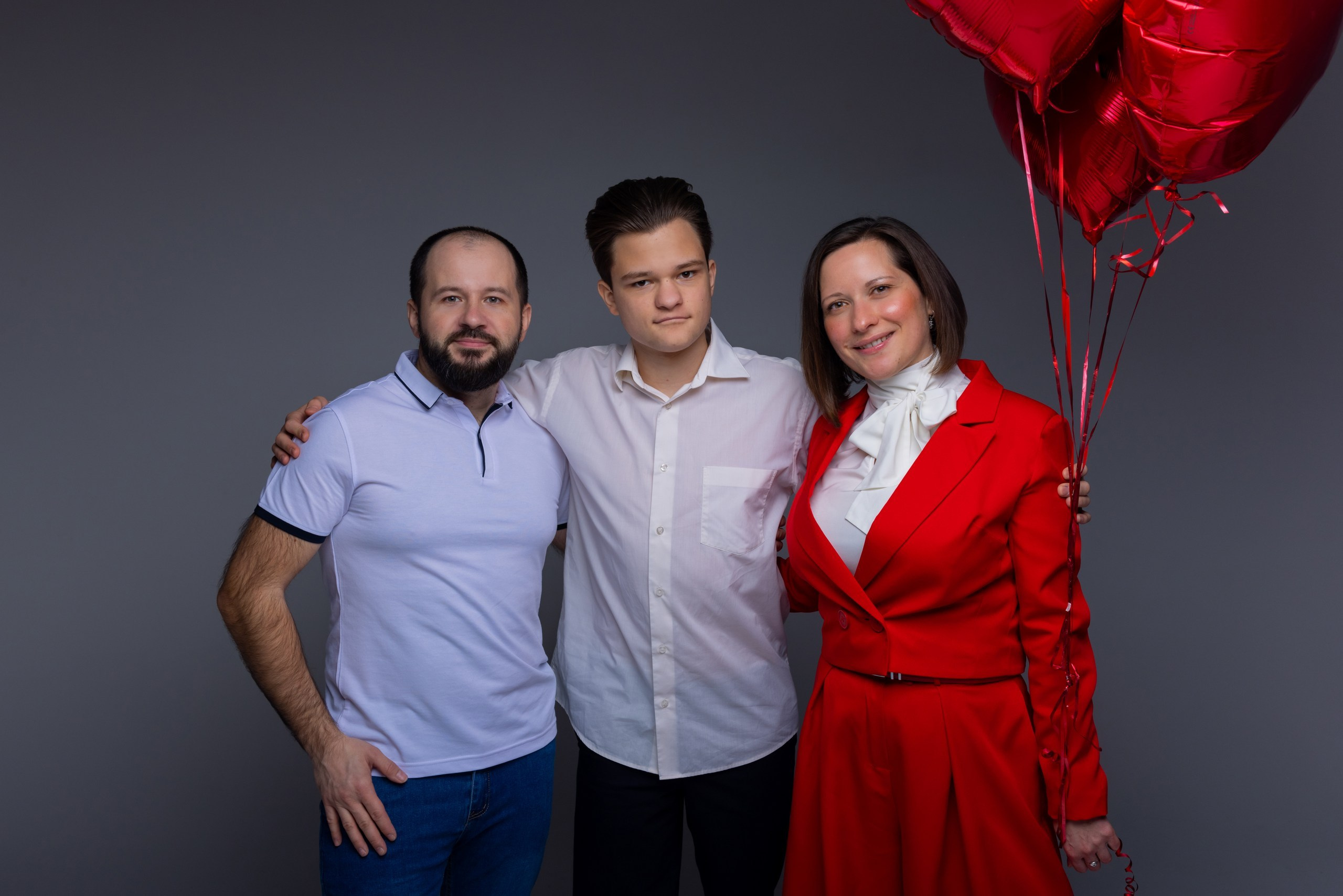 Мария и её семья студийная фотосъемка в стиле VOGUE. Фотограф в Туле Крупский АнДРей. Фотостудия «КАДР71» в Туле