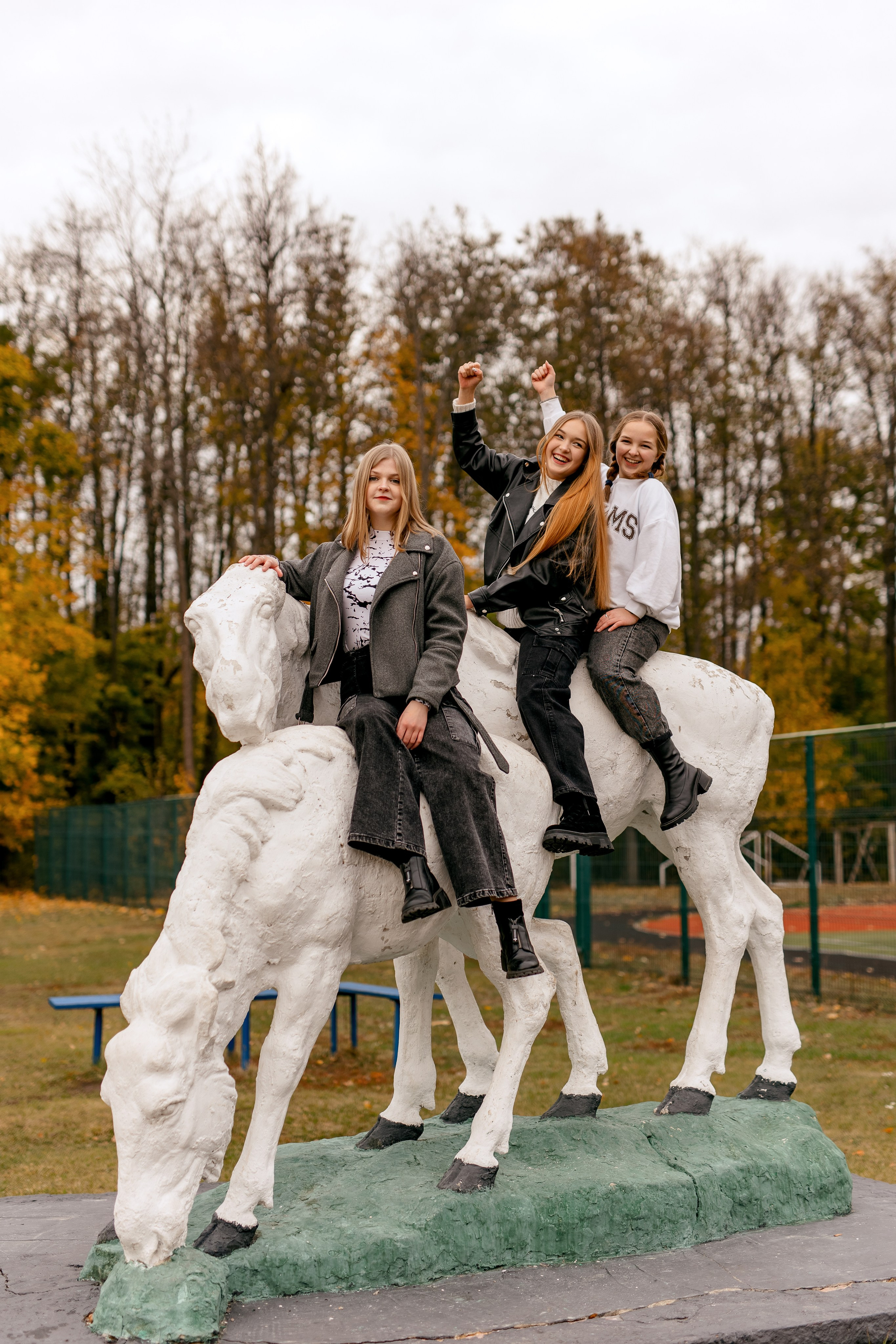 11 класс осенью в роще. Свадебный и семейный фотограф в Туле и области Маша Костина