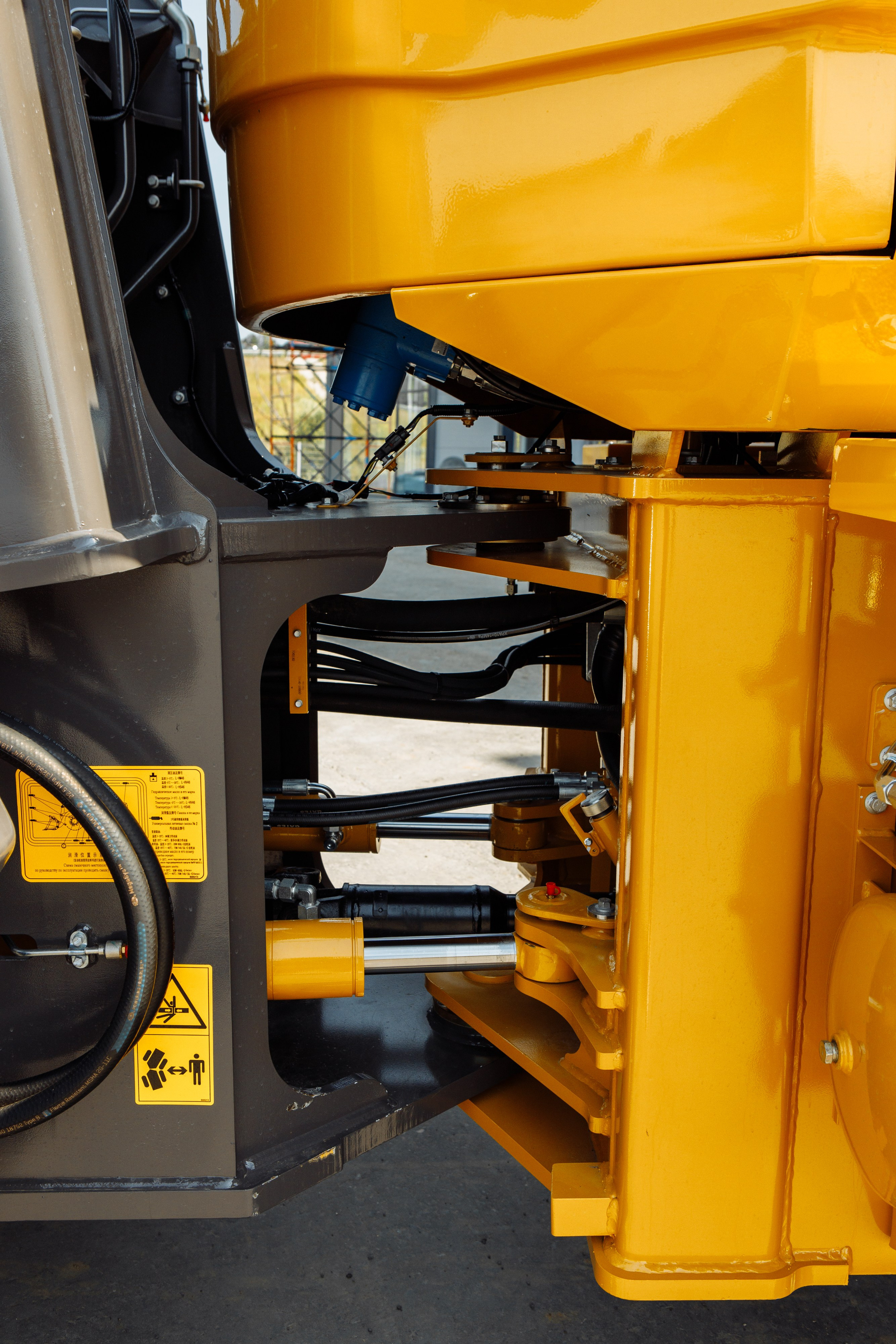 Фото фронт. погр. Weheavy WL836H. Продажа и обслуживание грузовой техники и спецтехники в г. Новосибирск компания СТИ