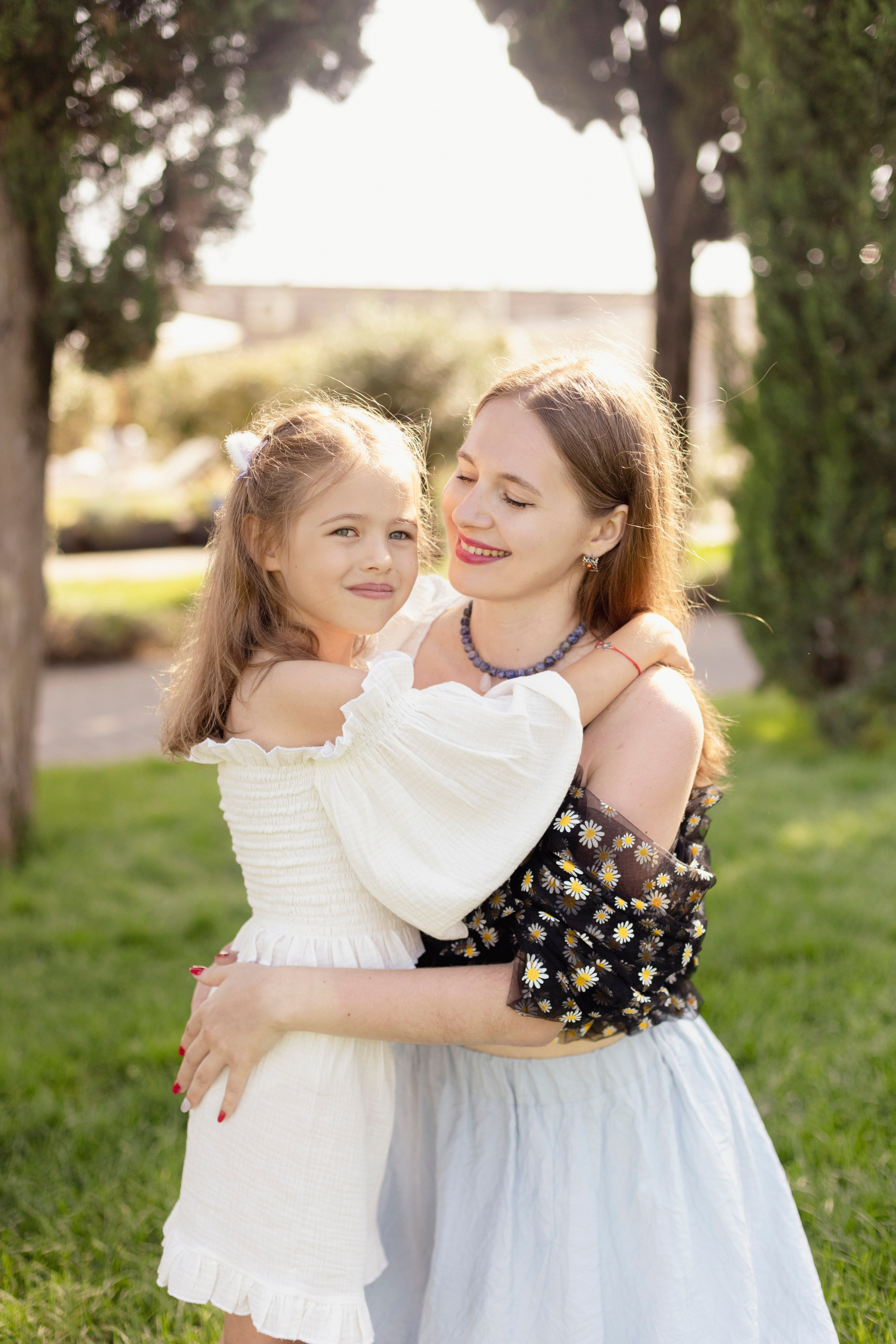 Радостные моменты в тени кипарисов. Reportage and staged photographer Natalia Sannikova