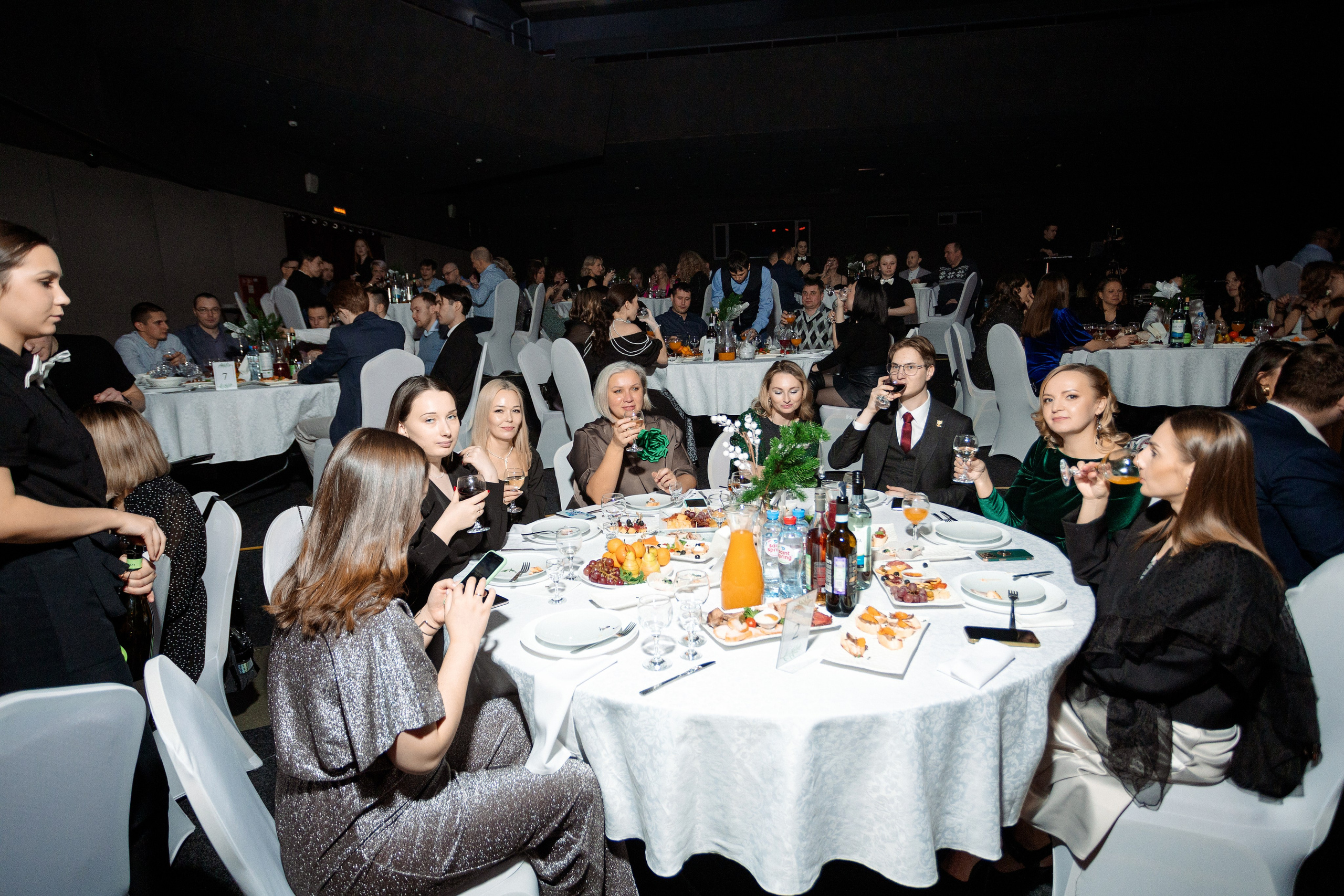 РЕПОРТАЖ: НОВЫЙ ГОД В ДК МЕТАЛЛУРГ. Профессиональный фотограф в Ижевске Леша Петров