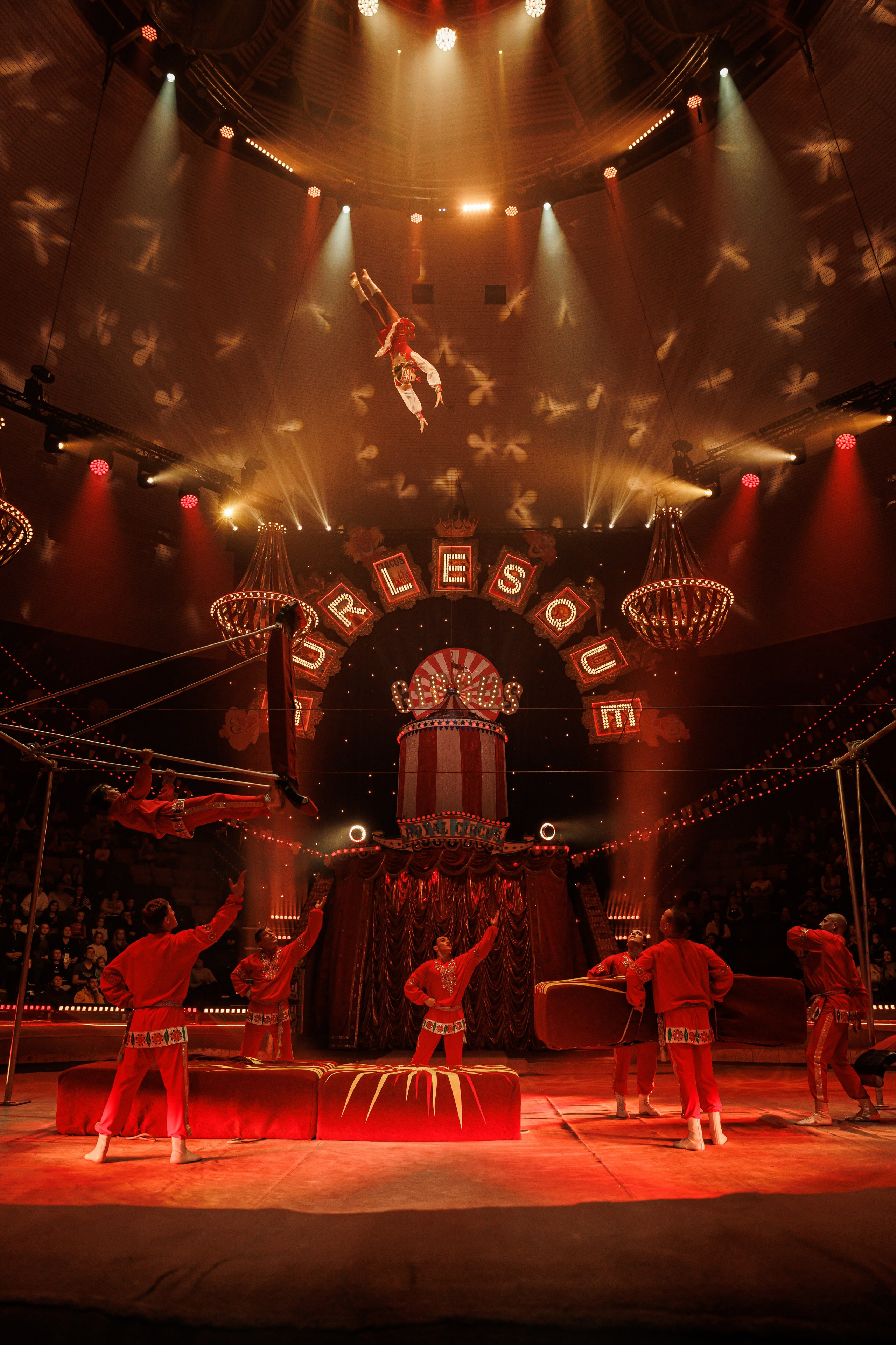 BURLESQUE. Андрей Черёмушкин | Репортажный Фотограф в Хабаровске