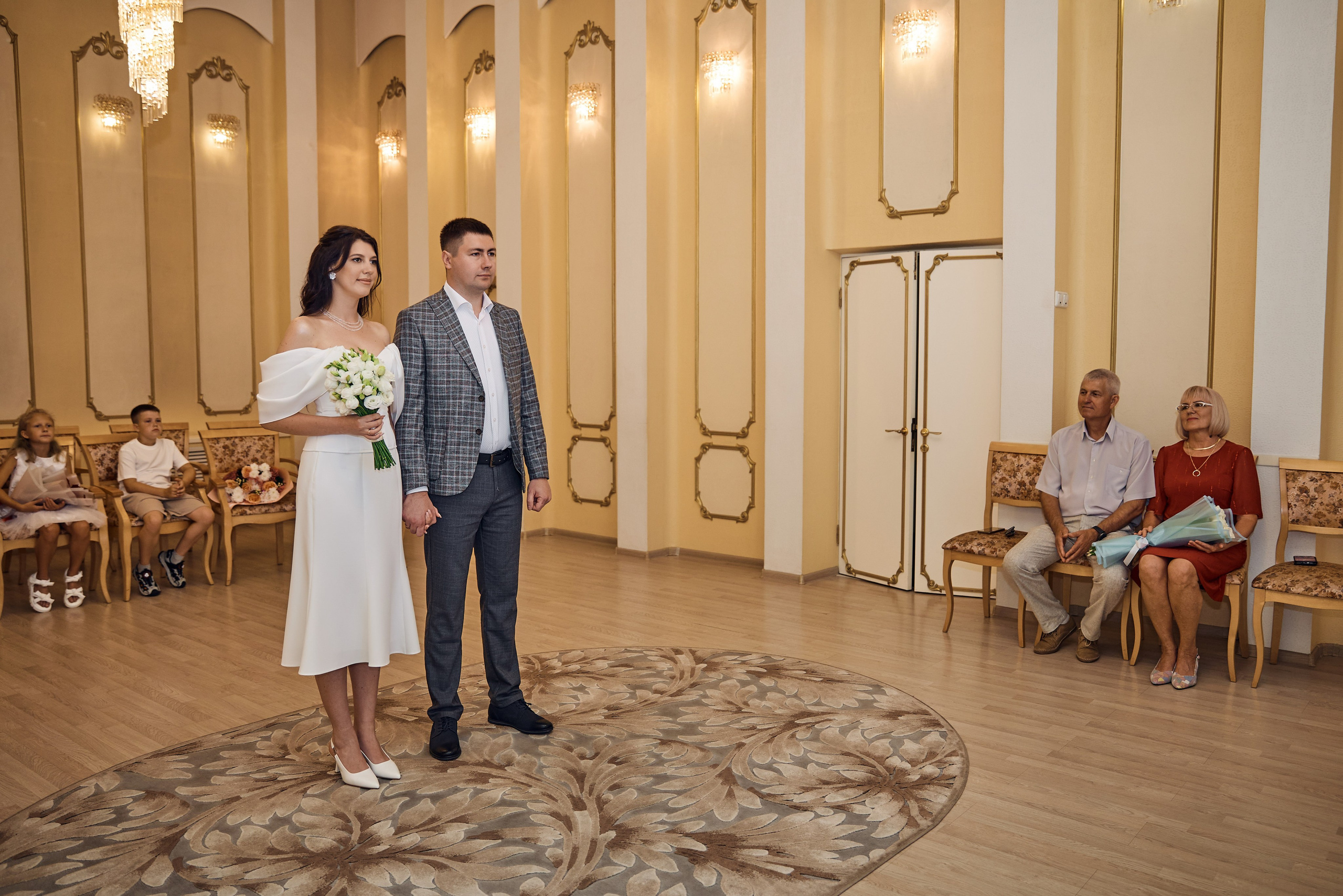 Евгений и Евгения. Свадебный, семейный и детский фотограф в городе Партизанск, Находка