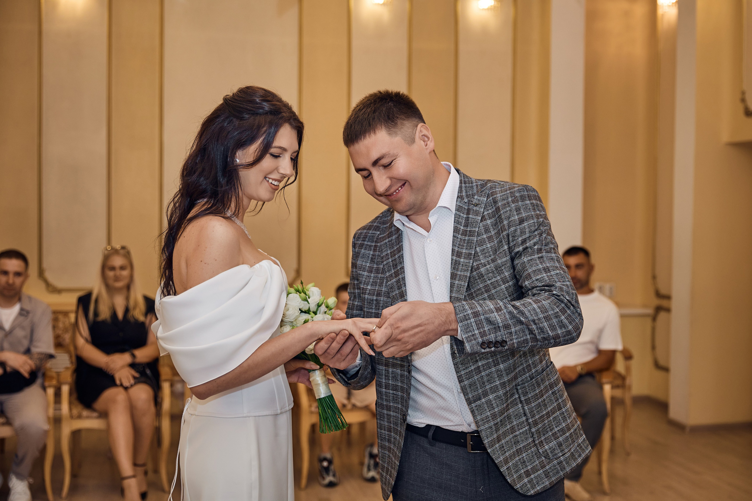 Евгений и Евгения. Свадебный, семейный и детский фотограф в городе Партизанск, Находка