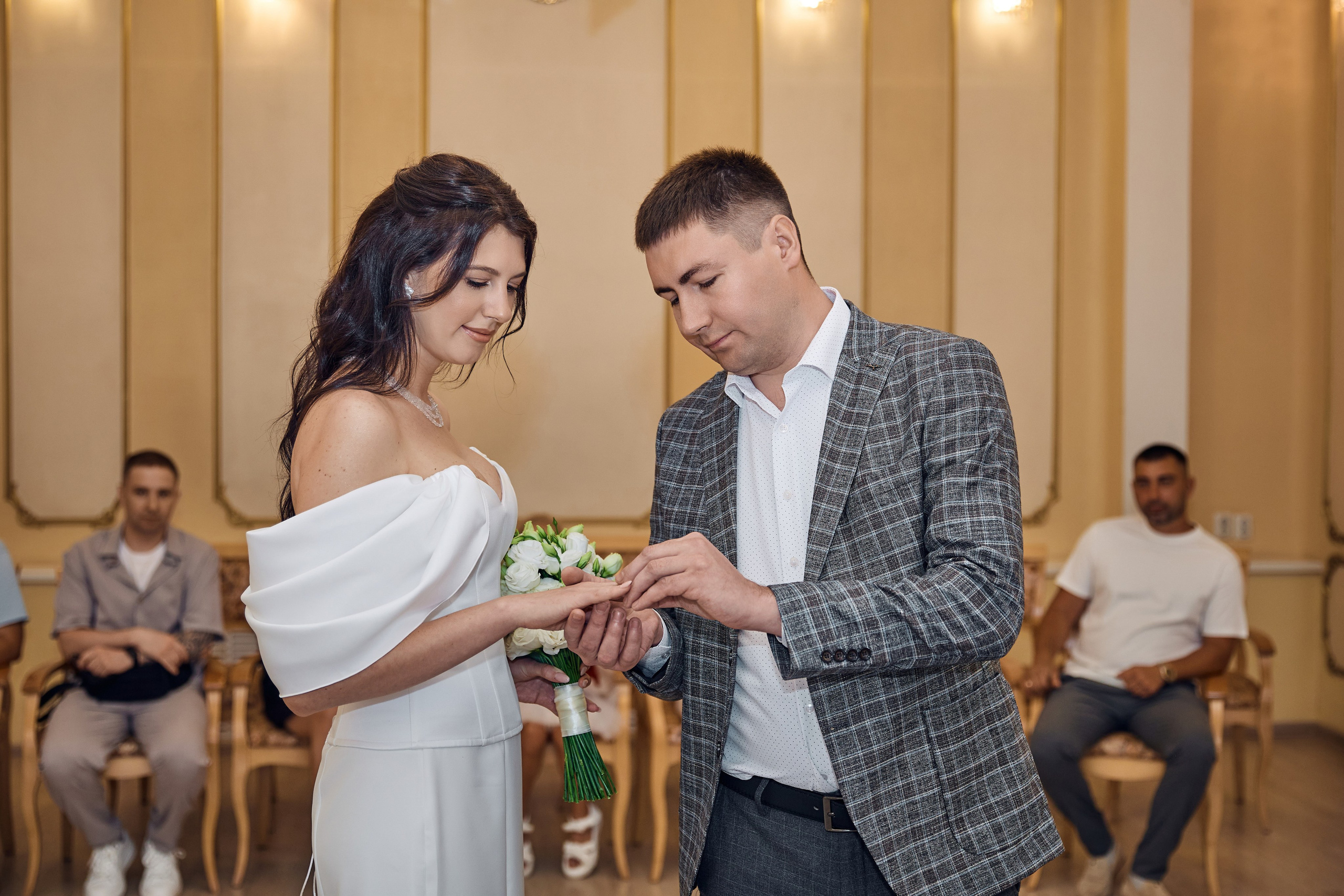 Евгений и Евгения. Свадебный, семейный и детский фотограф в городе Партизанск, Находка