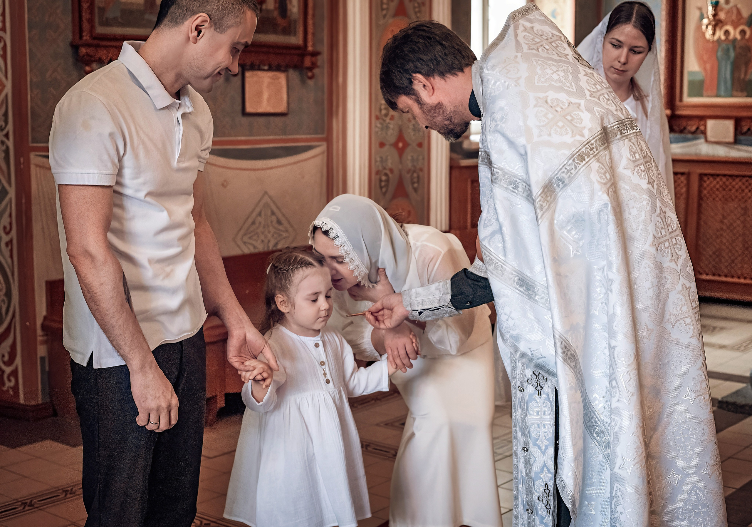 Крещение Авроры в храме Иоанна Предтечи. Фотографы крещения/венчания  Красноярск Татьяна и Вячеслав Переваловы