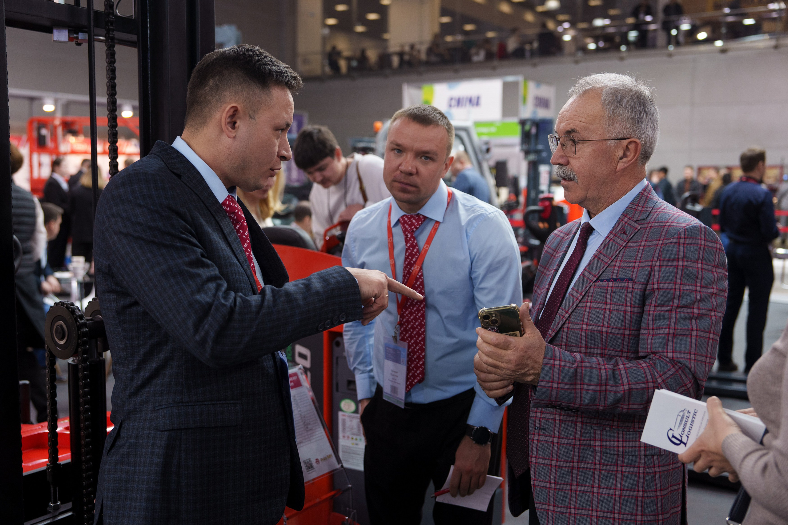 HELI. Стенд в Крокус Экспо. Фотограф Саша Блюз