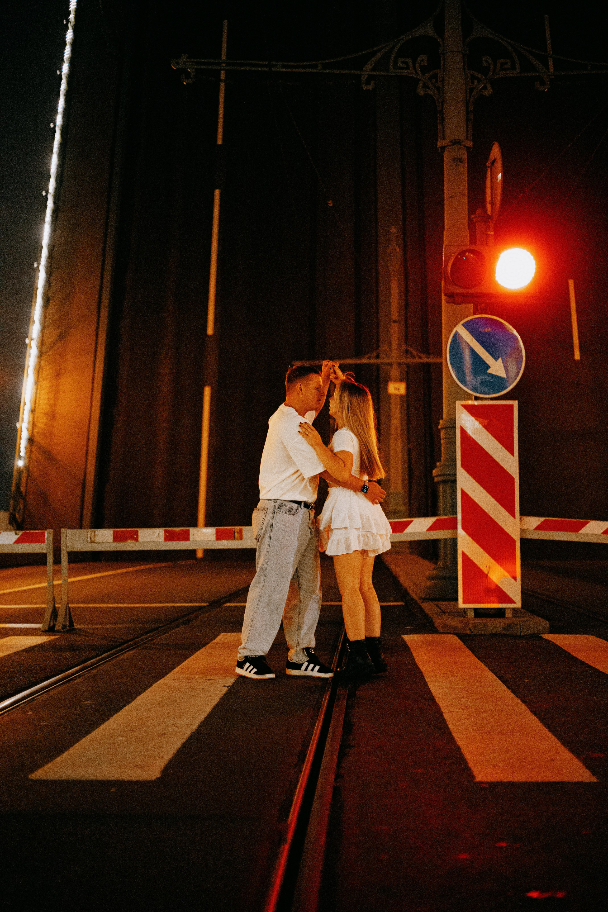 Тёмная ночь, мосты, любовь🤍. Петербургский фотограф — Рия