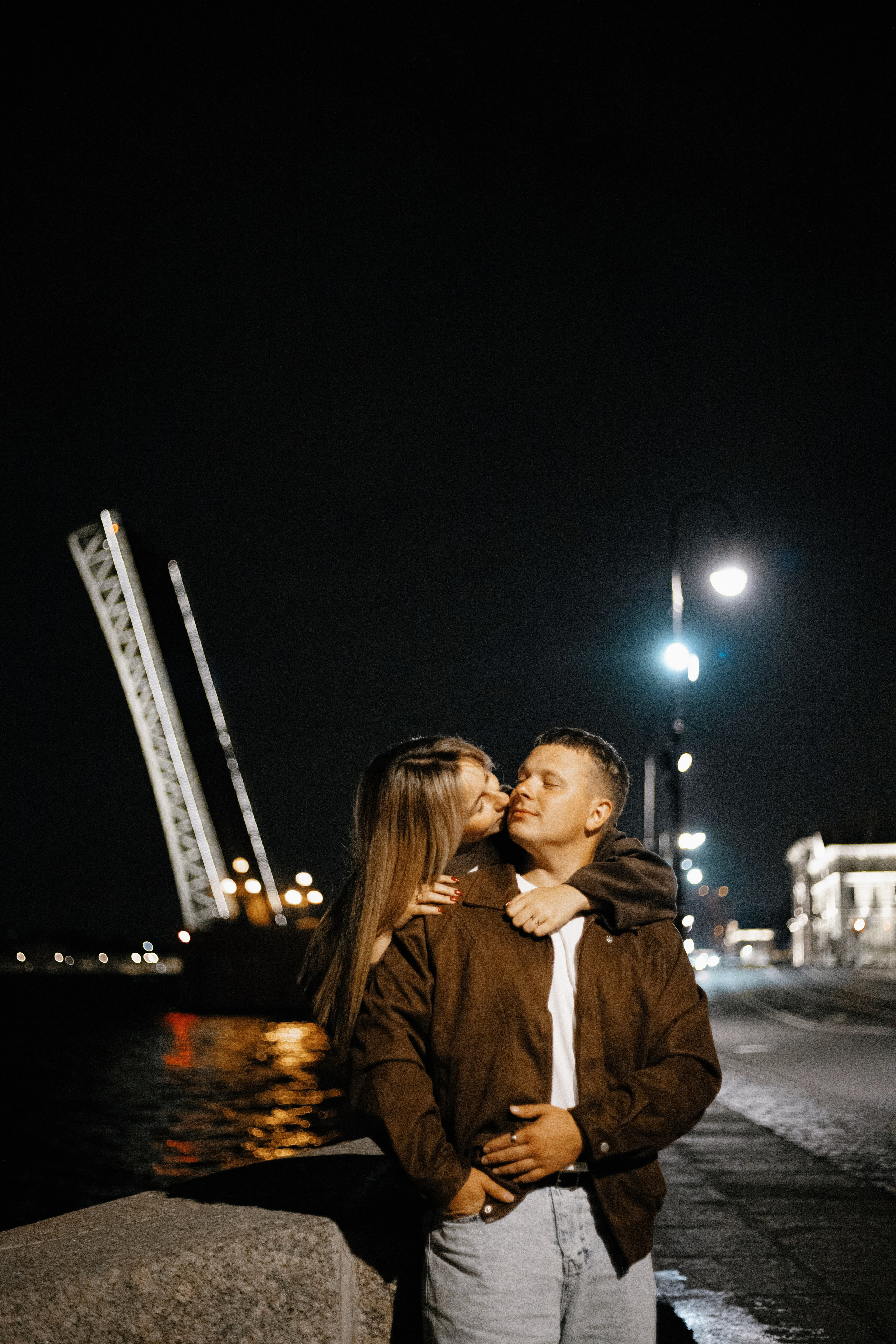 Тёмная ночь, мосты, любовь🤍. Петербургский фотограф — Рия
