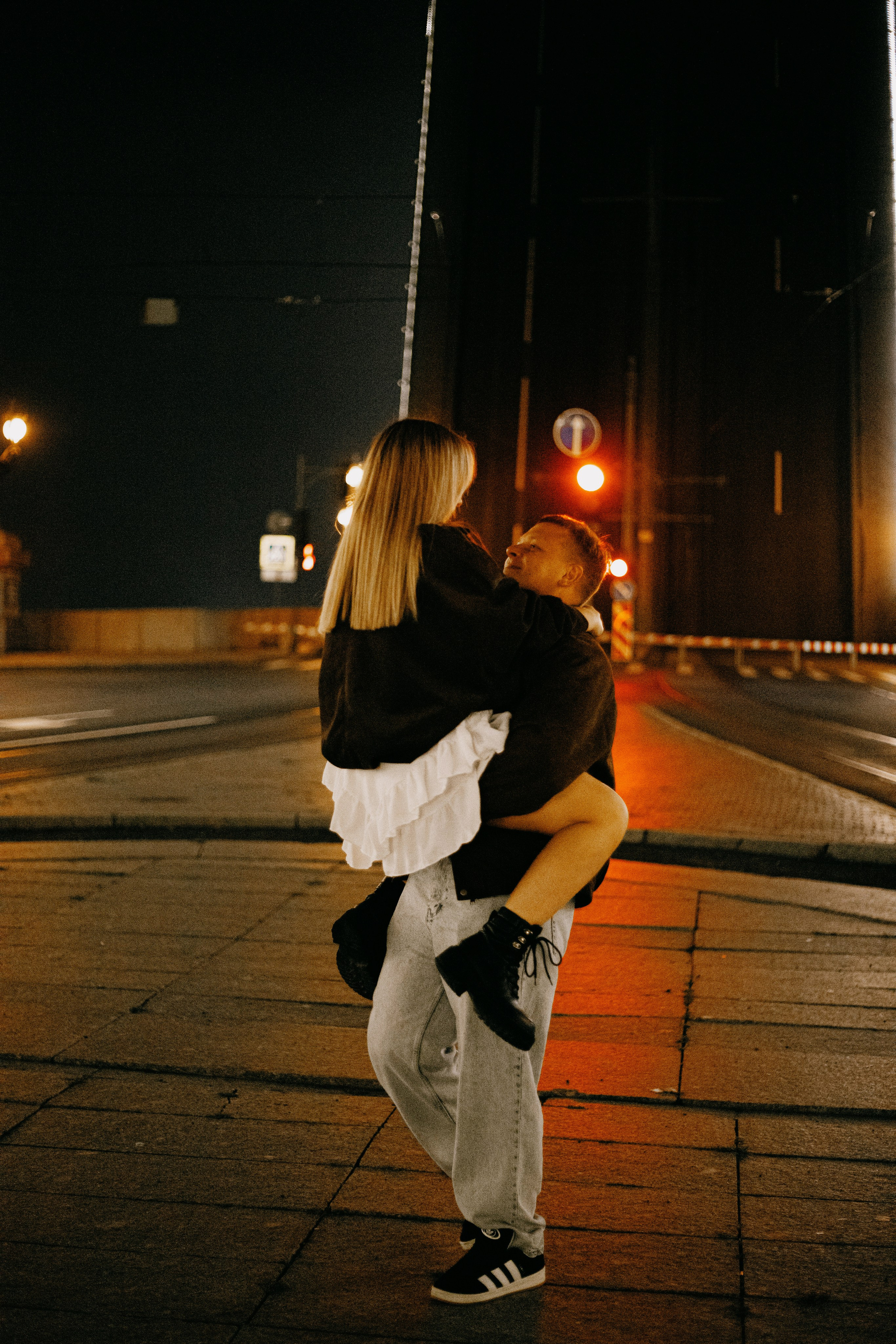 Тёмная ночь, мосты, любовь🤍. Петербургский фотограф — Рия